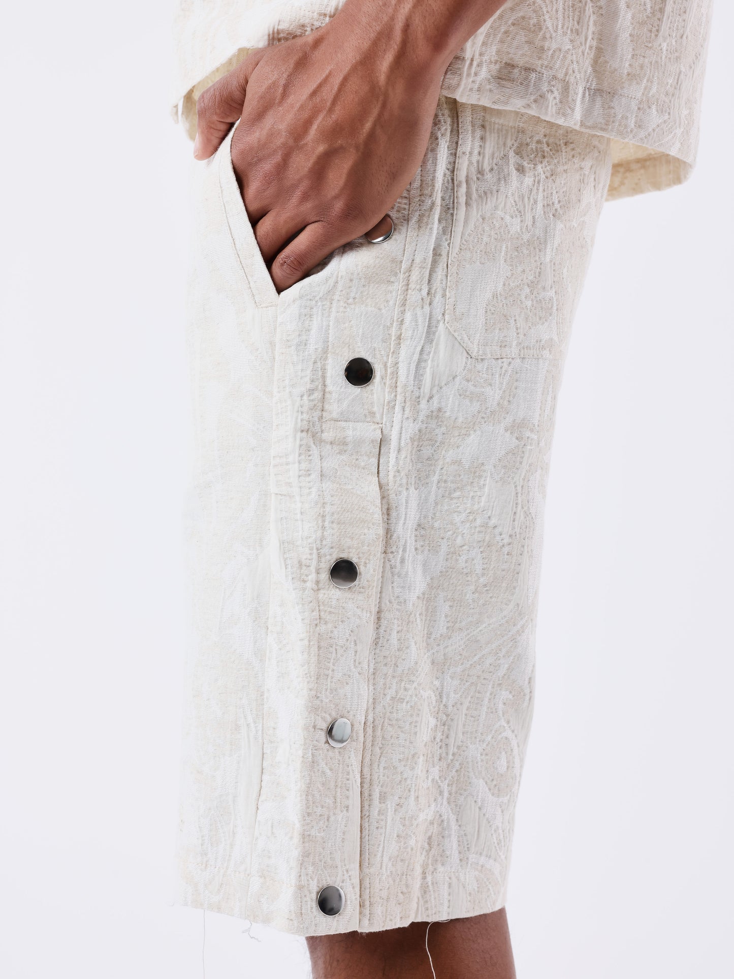 short-motif-floral-beige