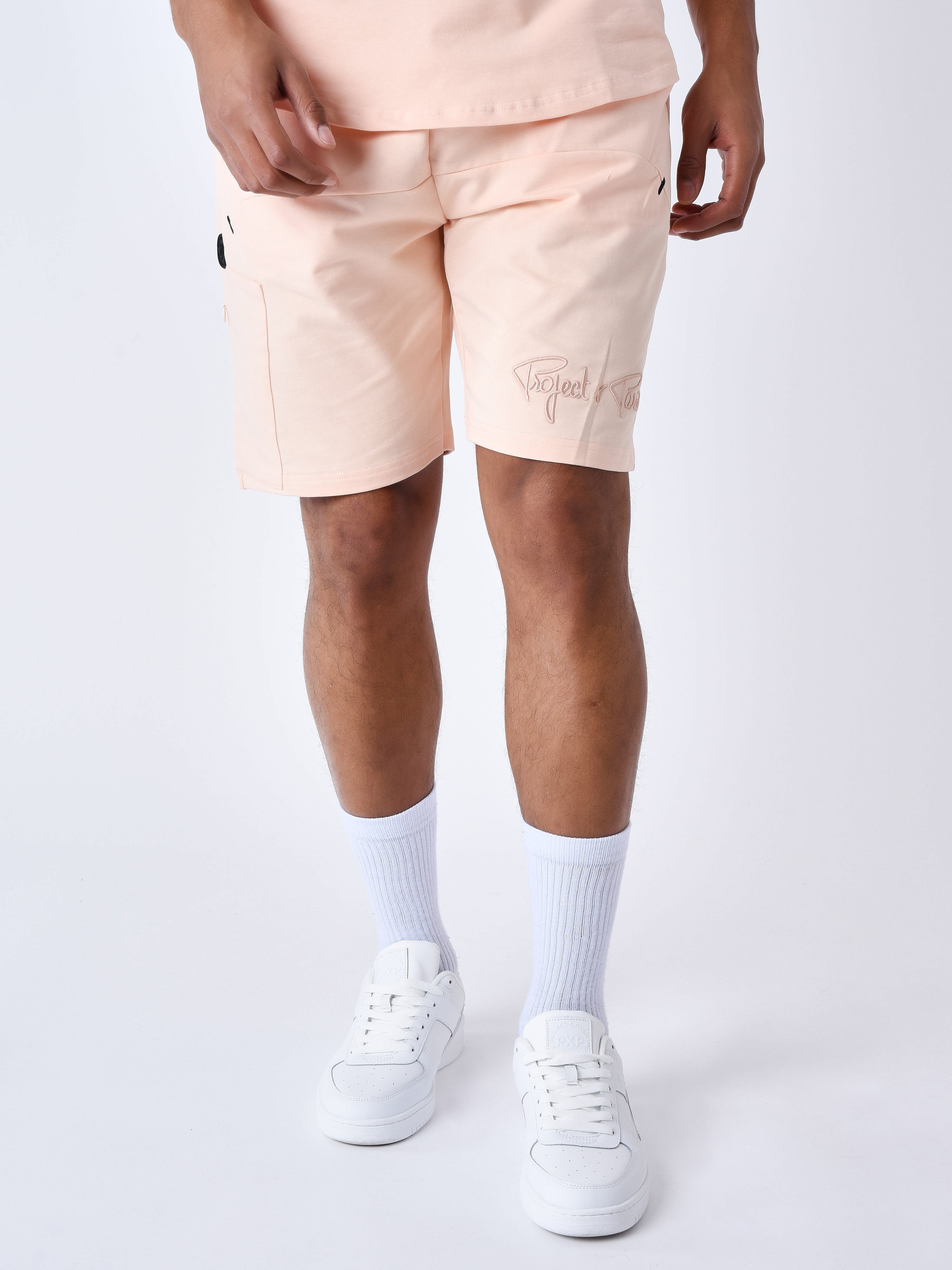 short-technique-a-decoupes-pale-peach