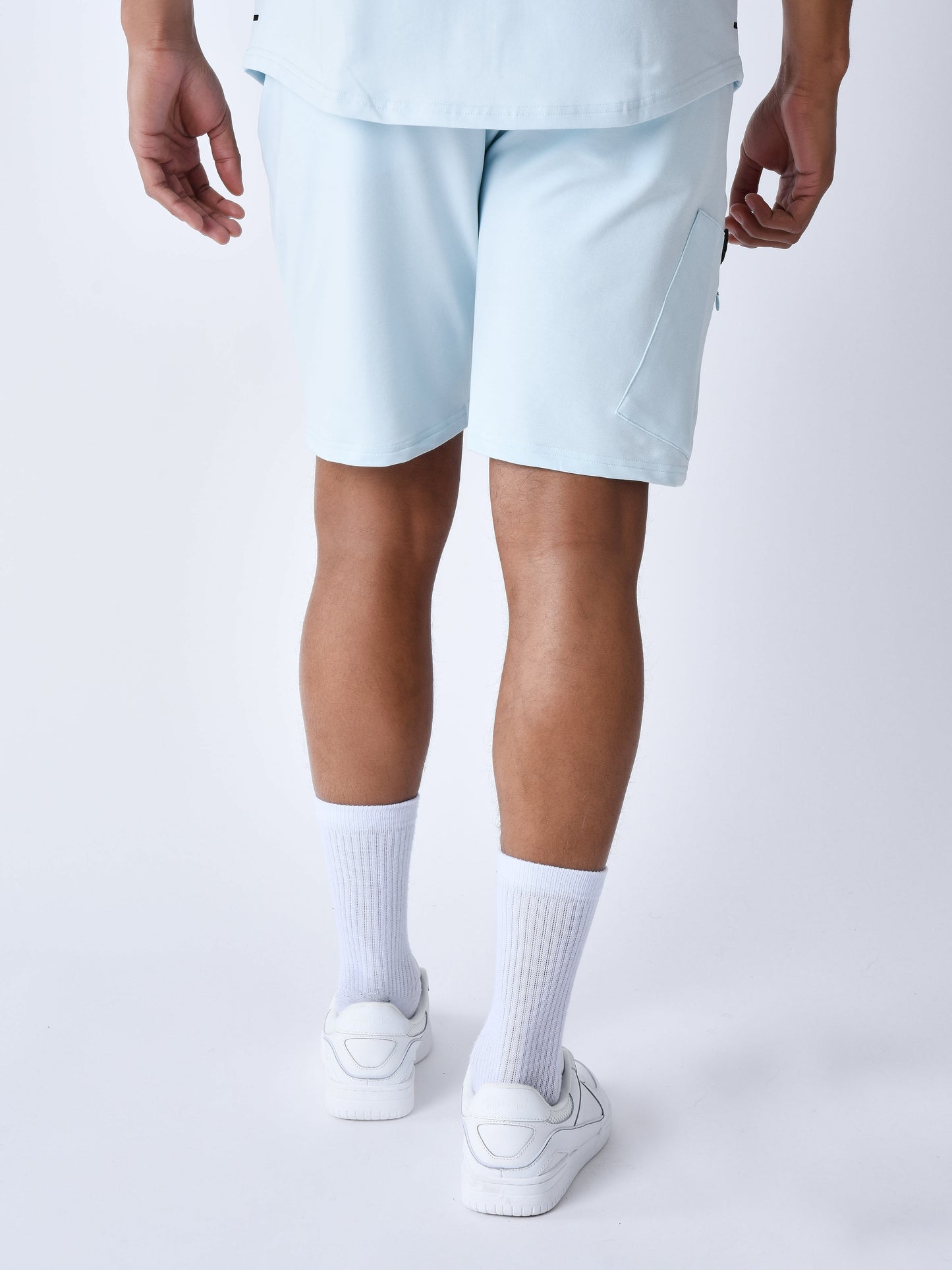 short-technique-a-decoupes-ice-blue-modelshot