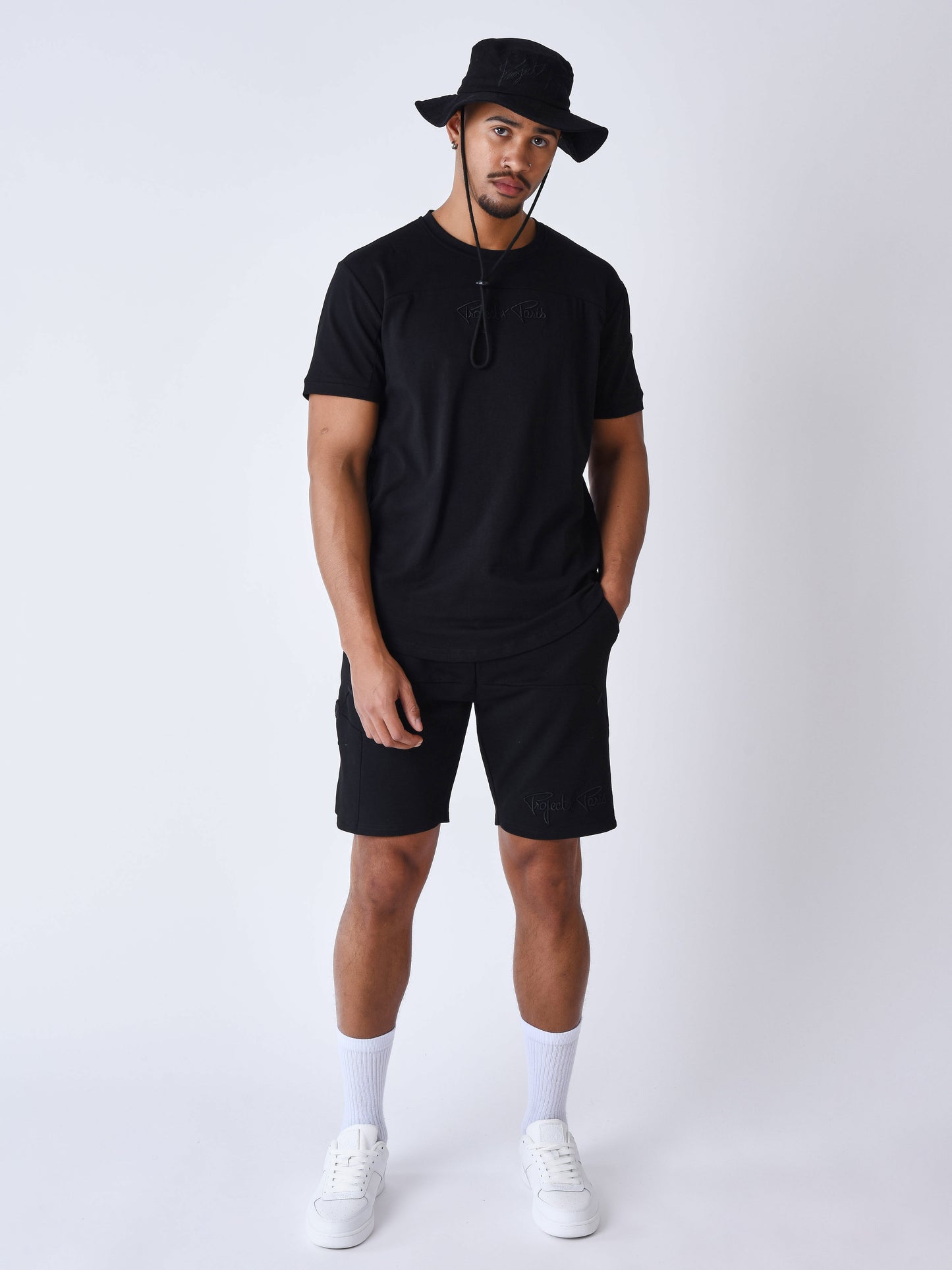 short-technique-a-decoupes-noir