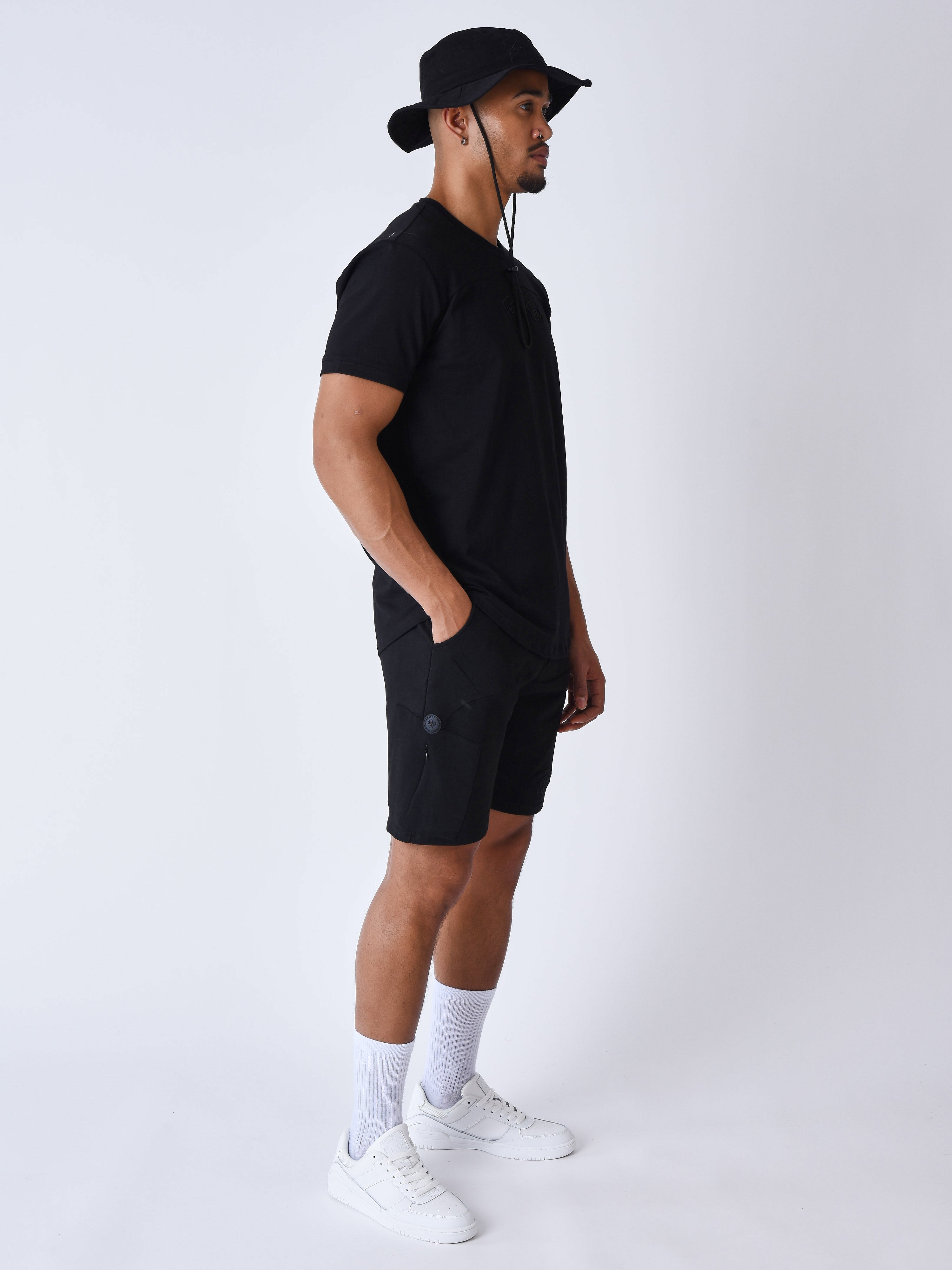 short-technique-a-decoupes-noir