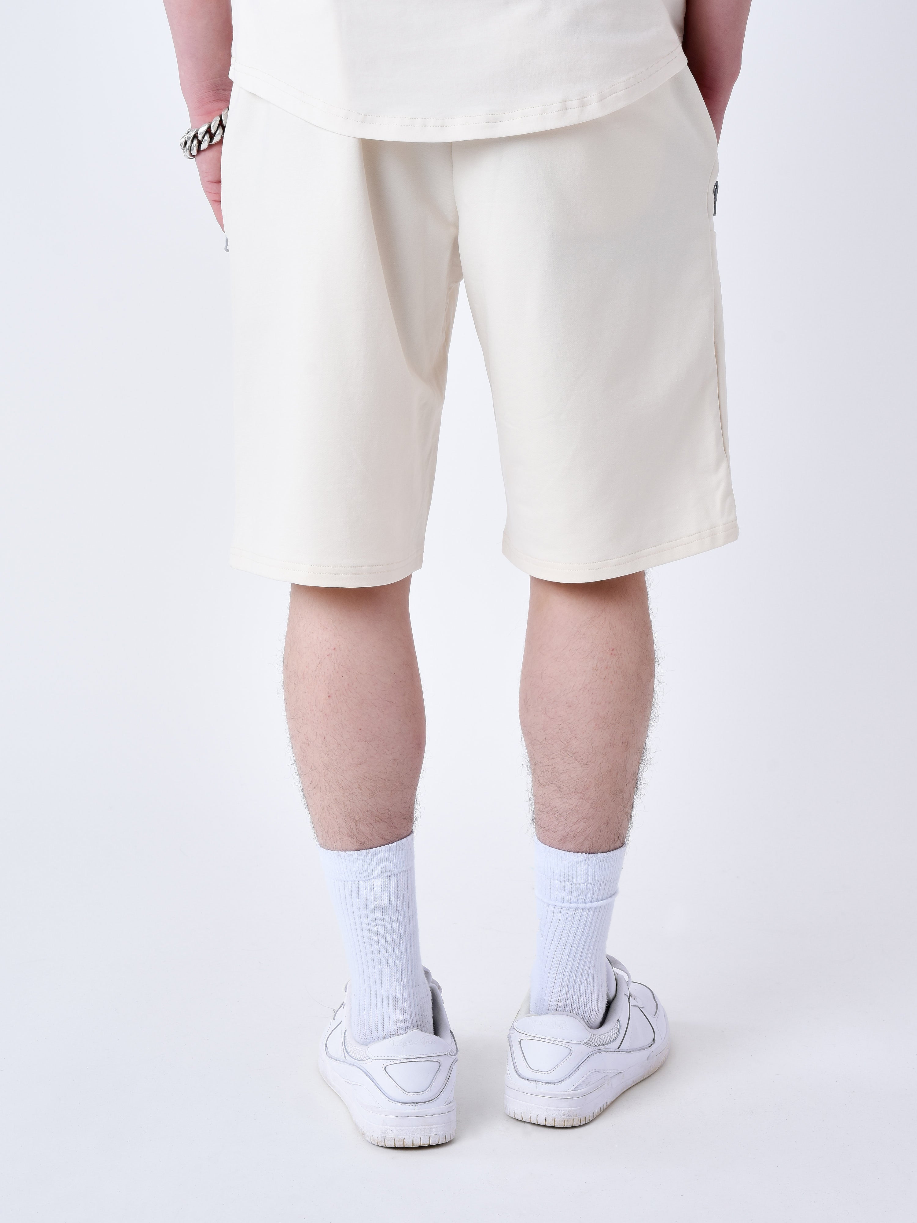 short-uni-avec-bande-logo-craie