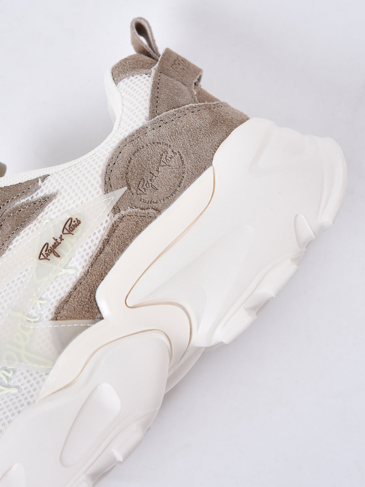 sn-f23002-beige-detailshot