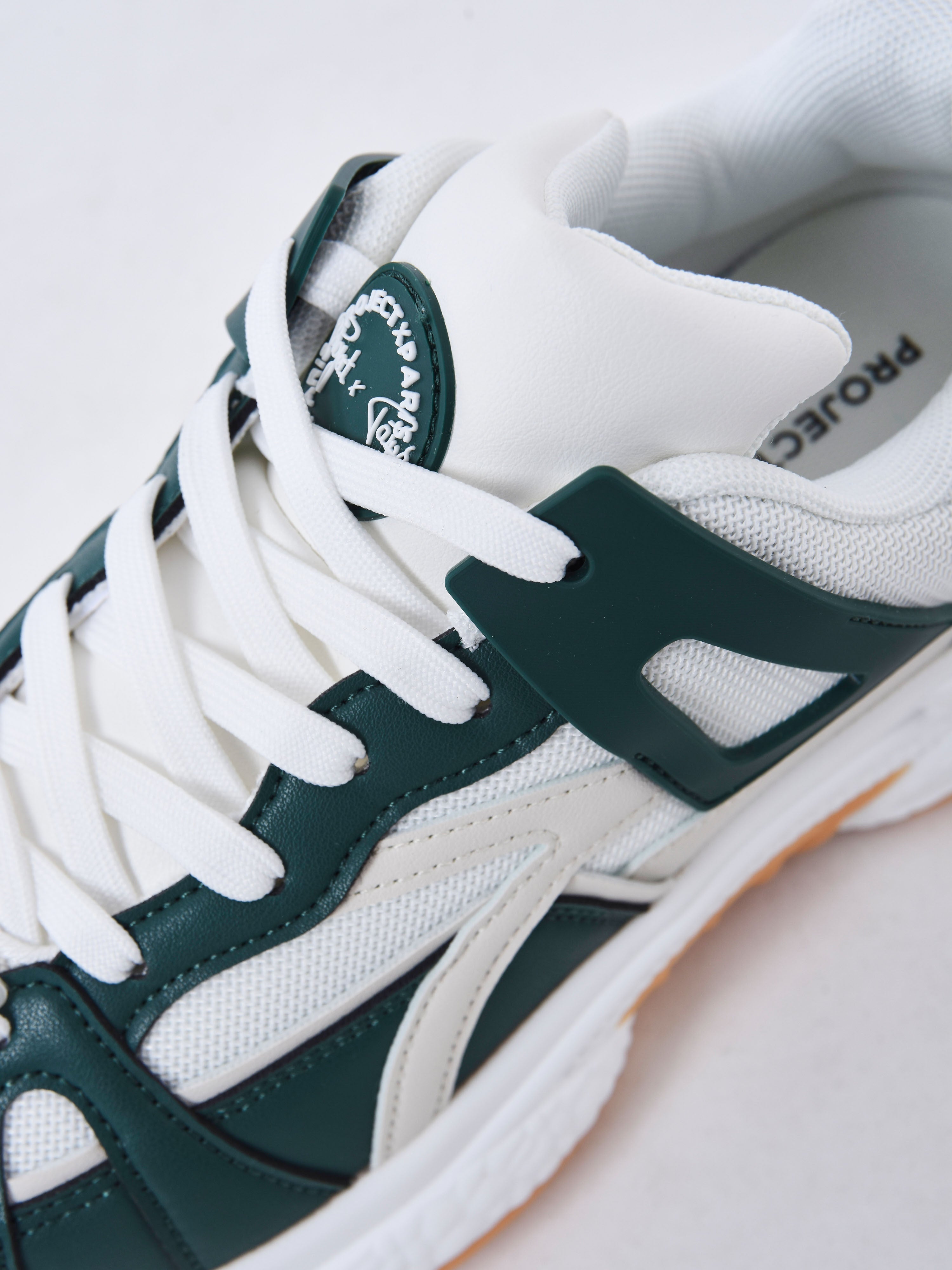 sn23001-vert-detailshot
