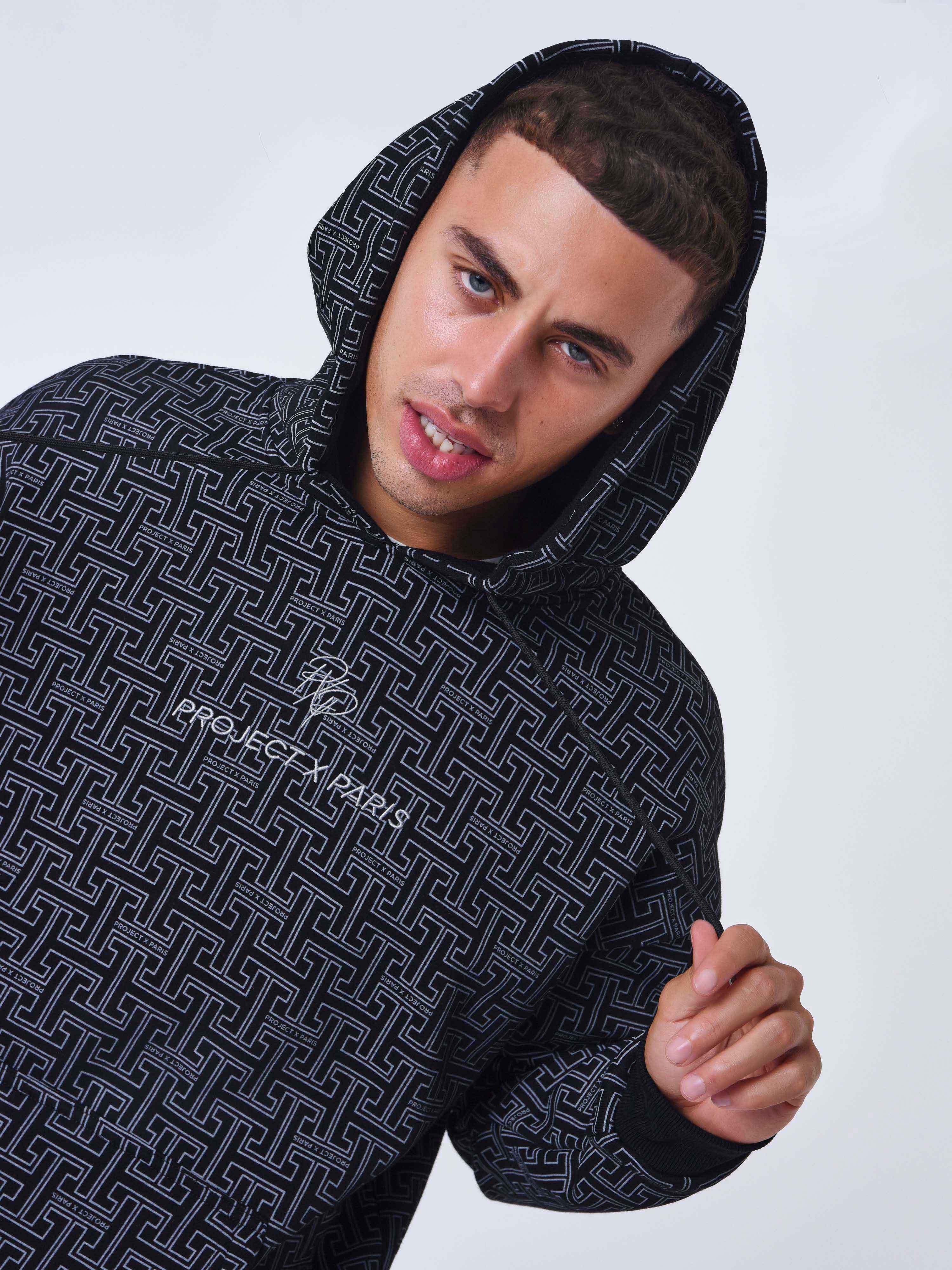 sweat-a-capuche-all-over-labyrinthe-noir