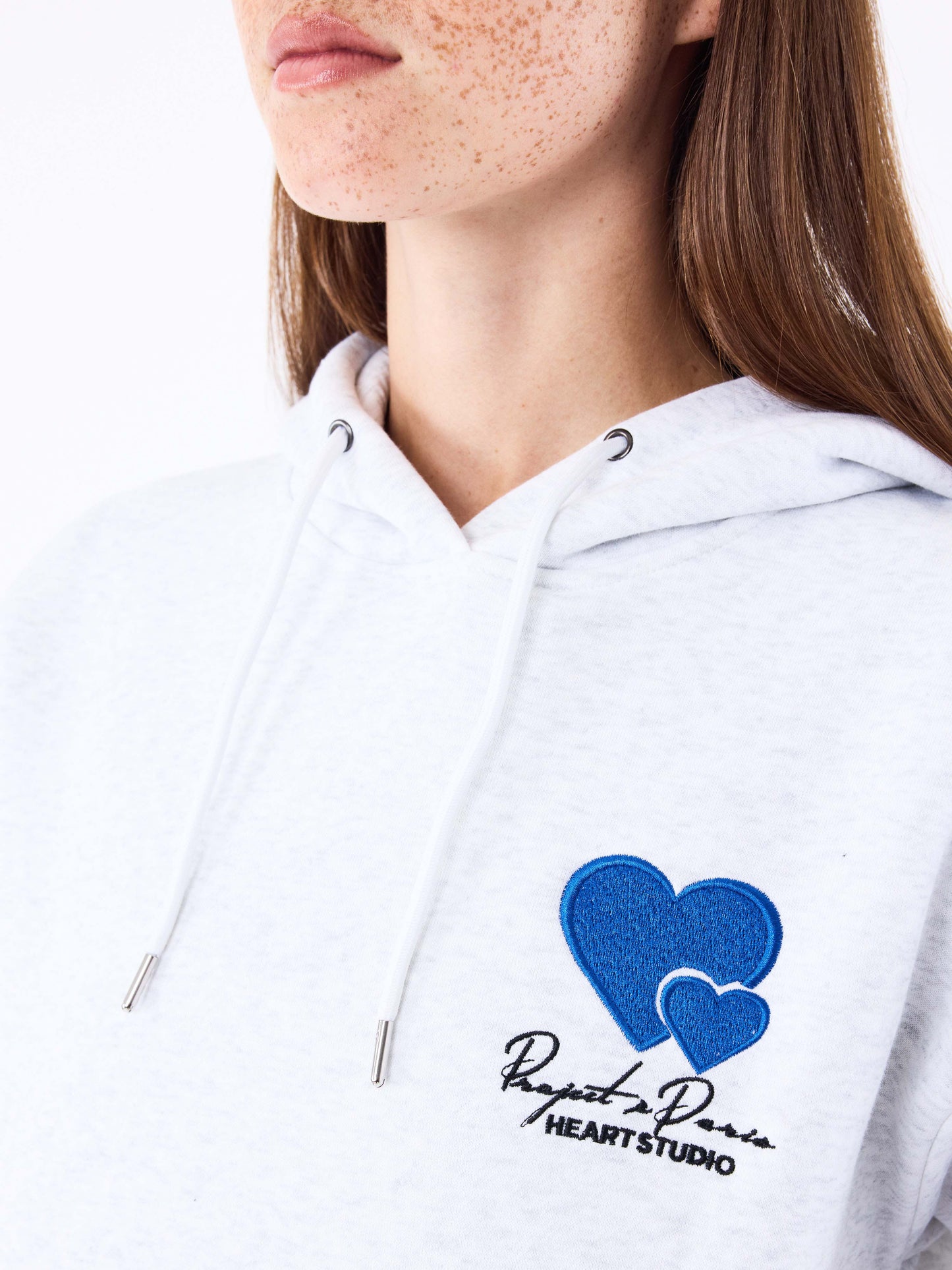 sweat-a-capuche-broderie-cold-hearts-5046-gris-chine-clair