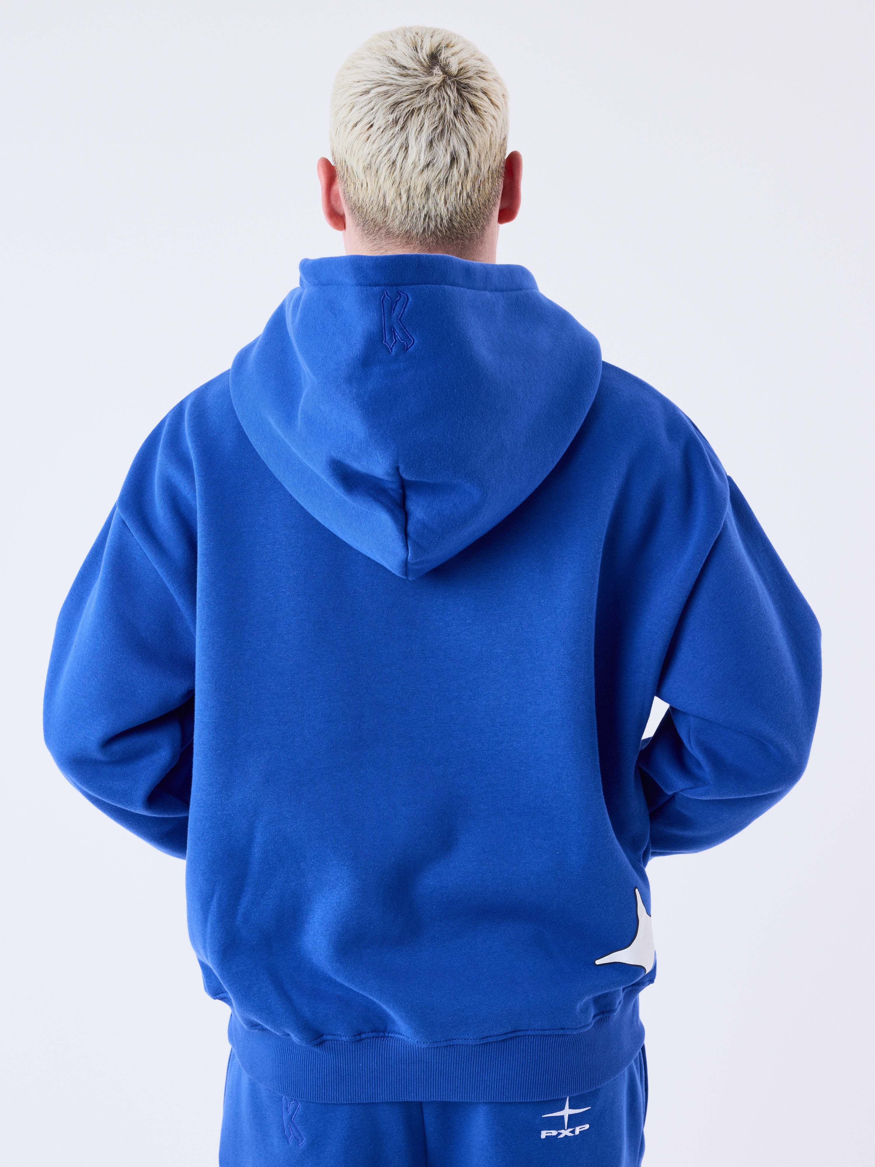sweat-a-capuche-collaboration-kalash-bleu-electrique-modelshot