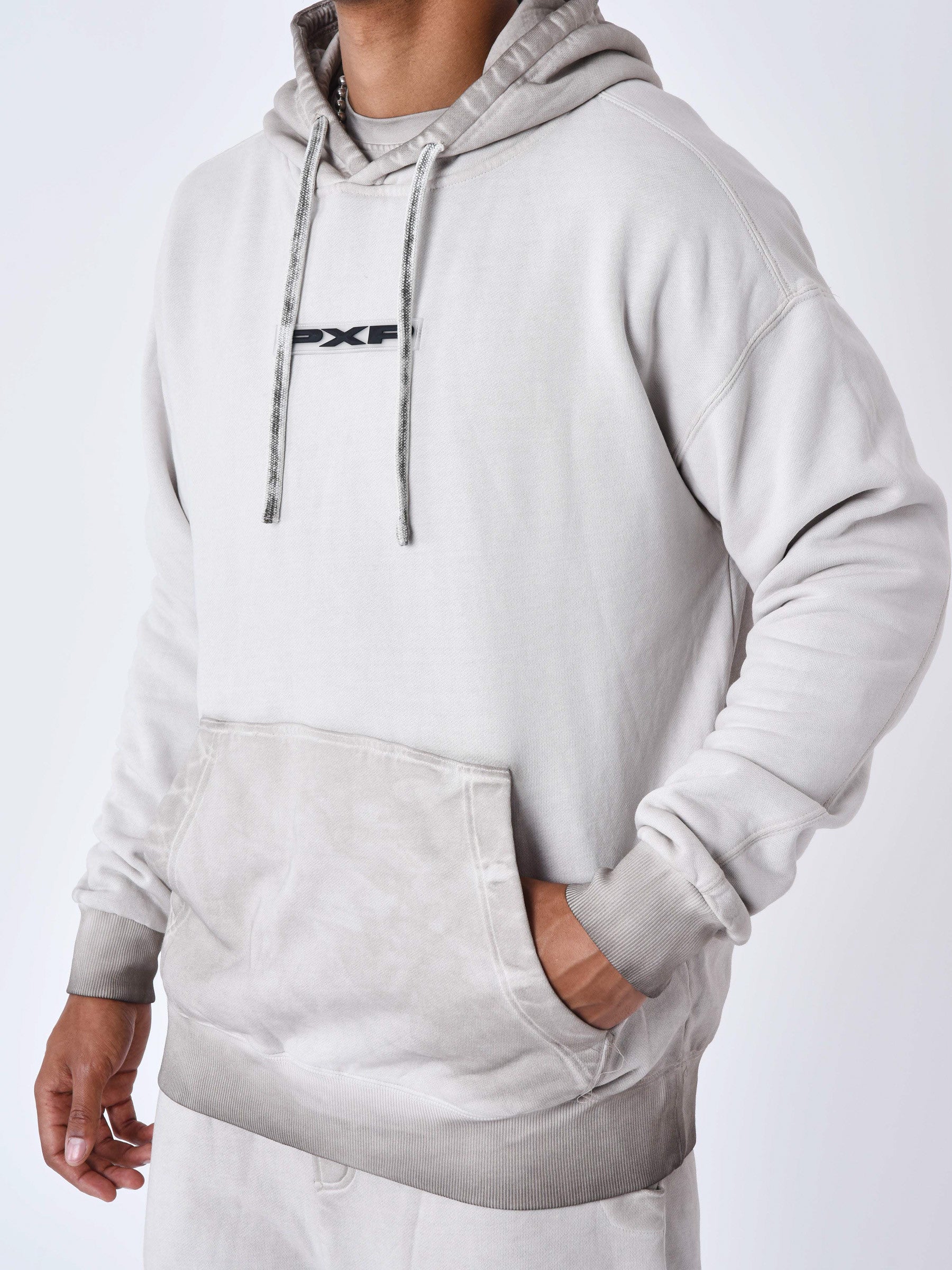 sweat-a-capuche-delave-gris-fume