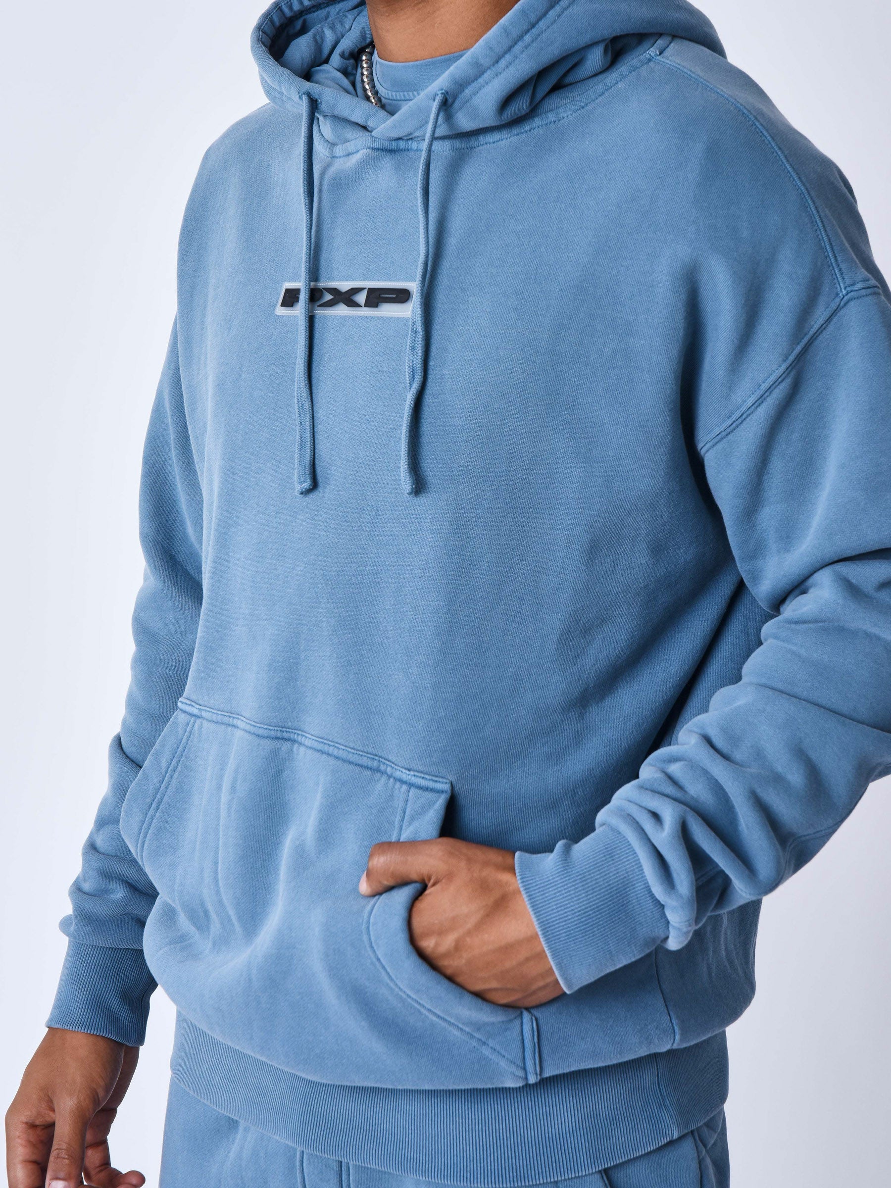 sweat-a-capuche-delave-bleu