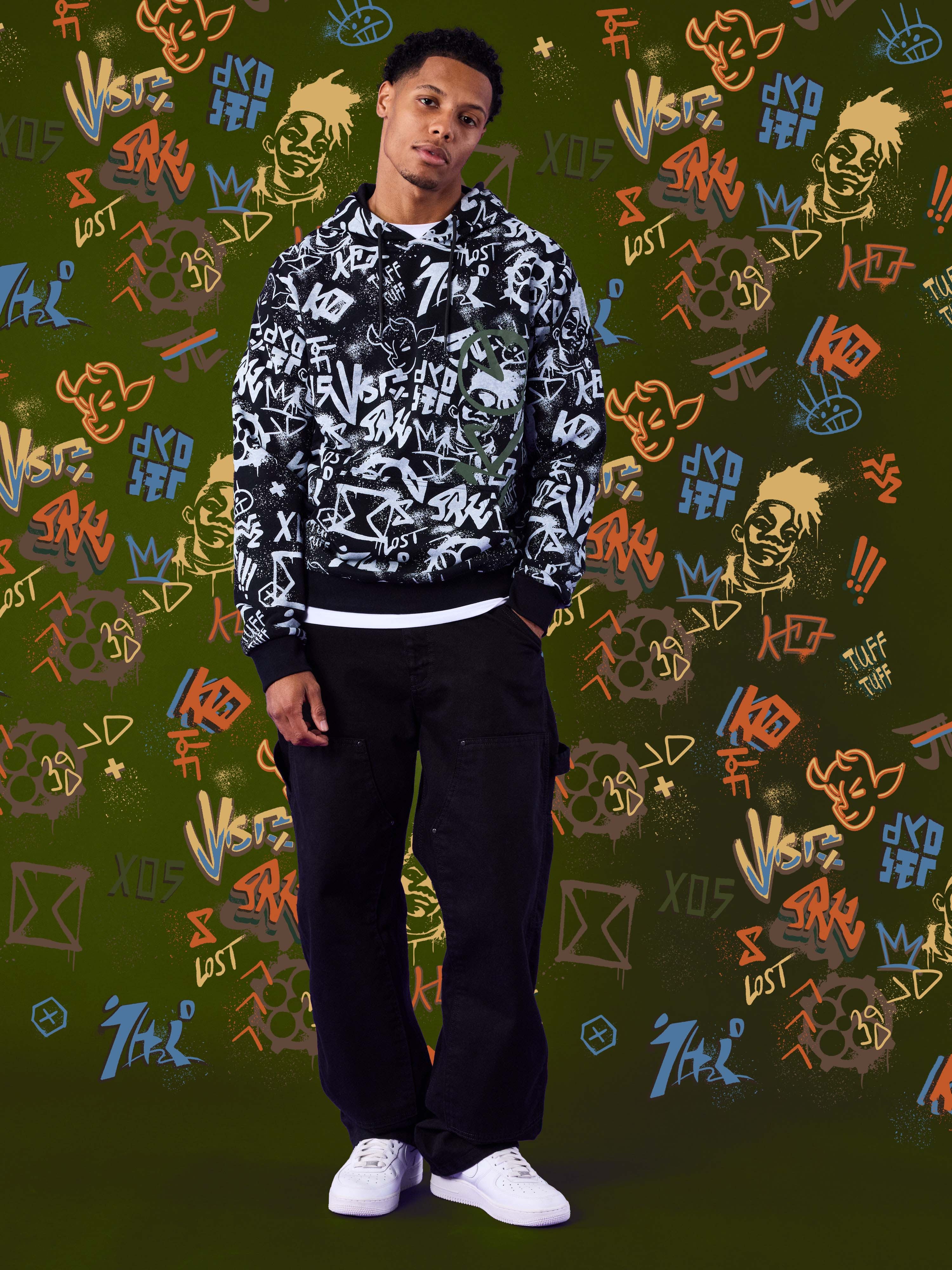 sweat-a-capuche-ekko-noir-modelshot