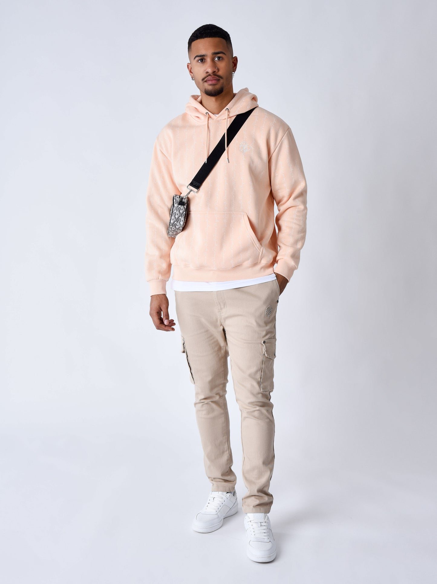 sweat-a-capuche-imprime-ink-drip-pale-peach