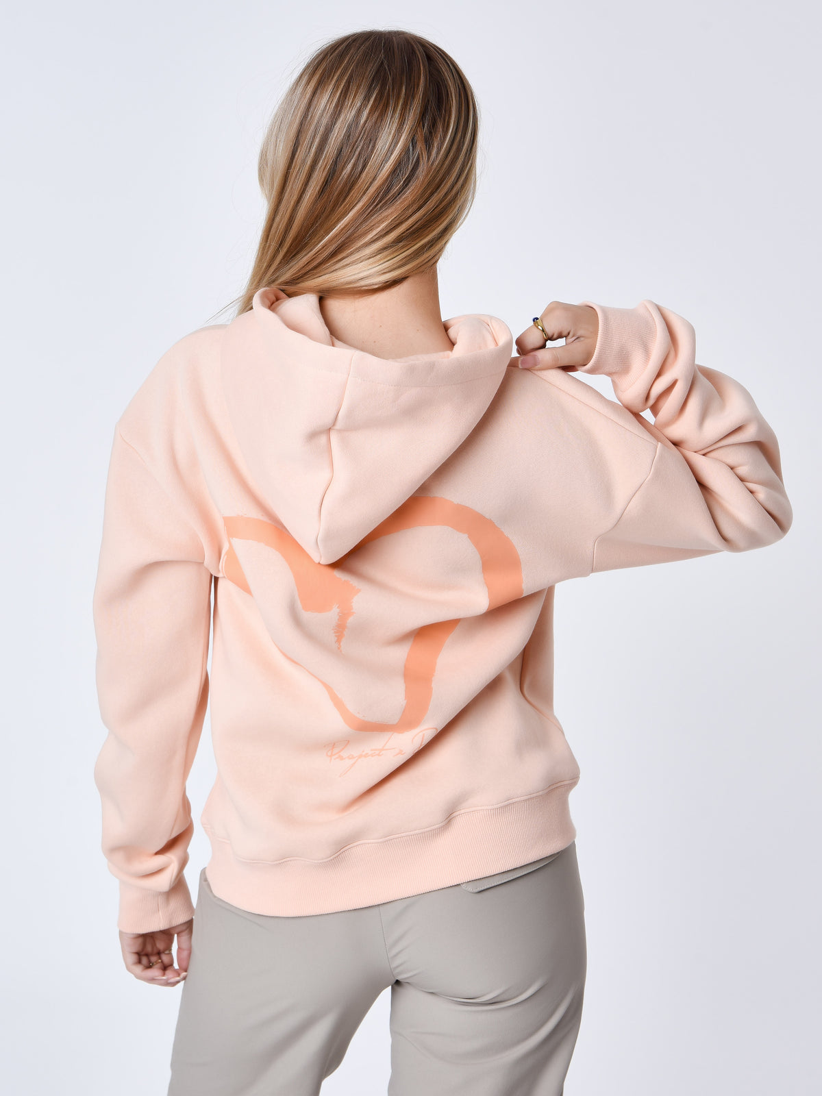 sweat-a-capuche-logo-coeur-pale-peach
