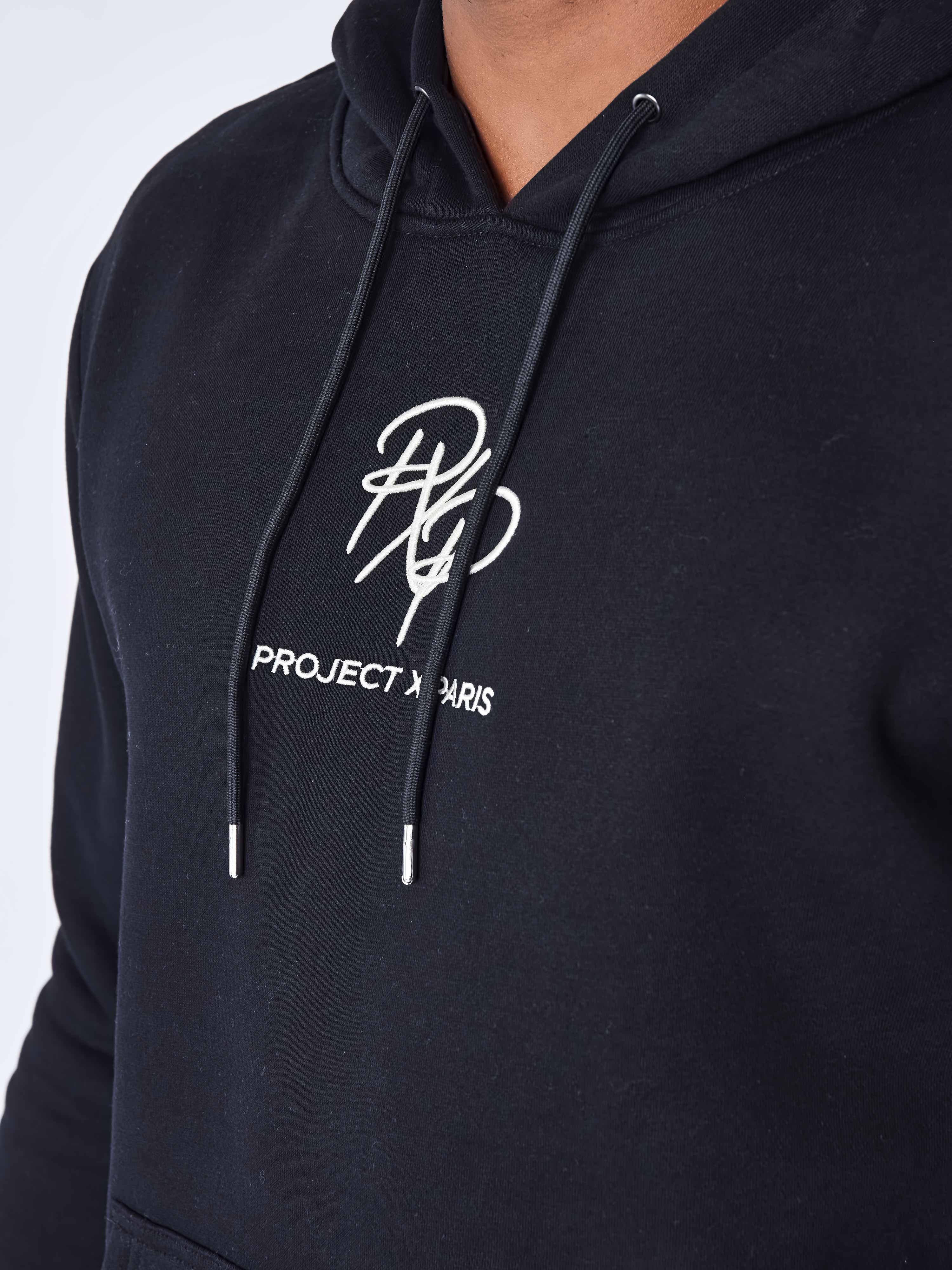 sweat-a-capuche-logote-noir-detailshot