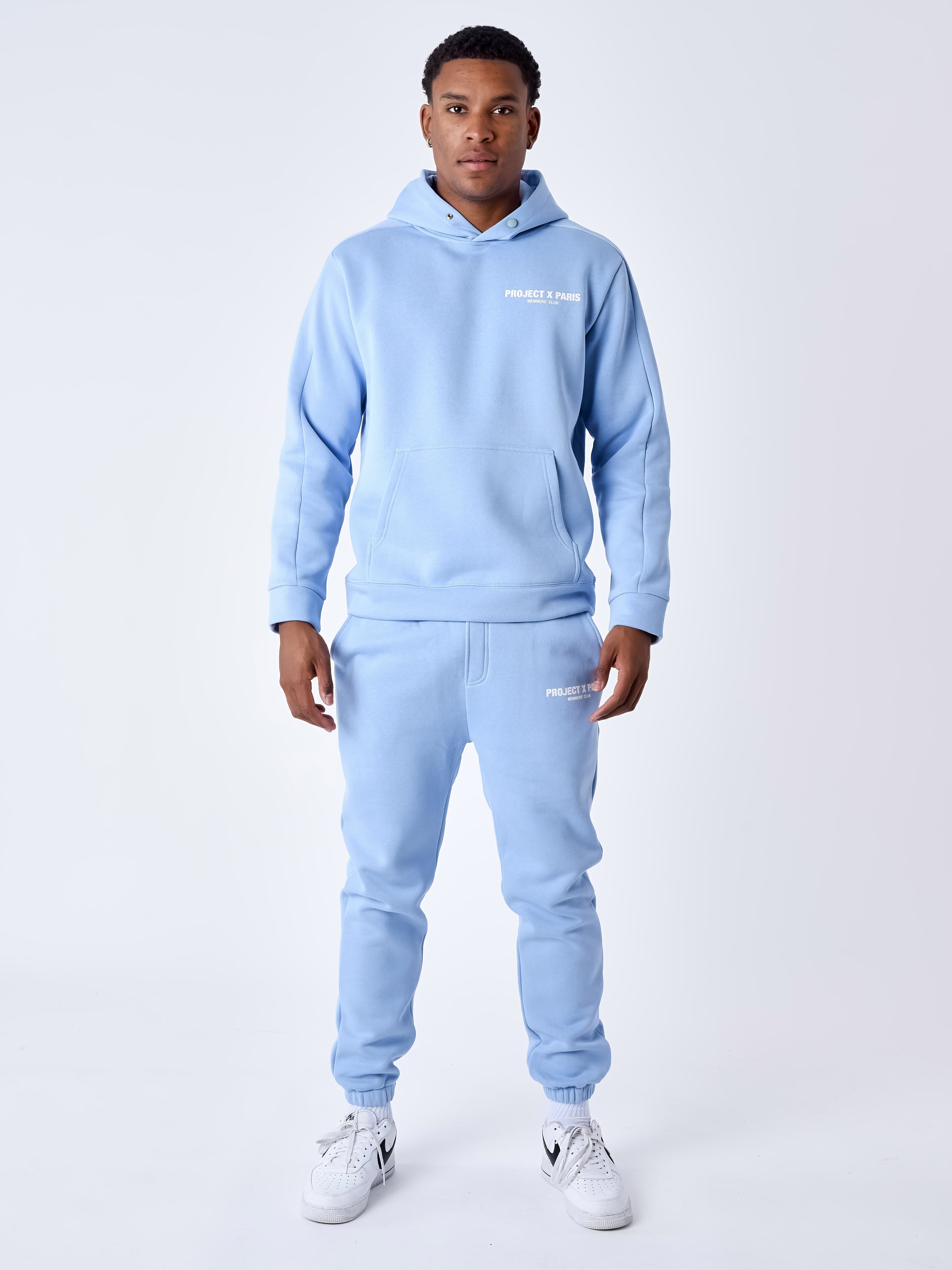 Members' club hoodie-3