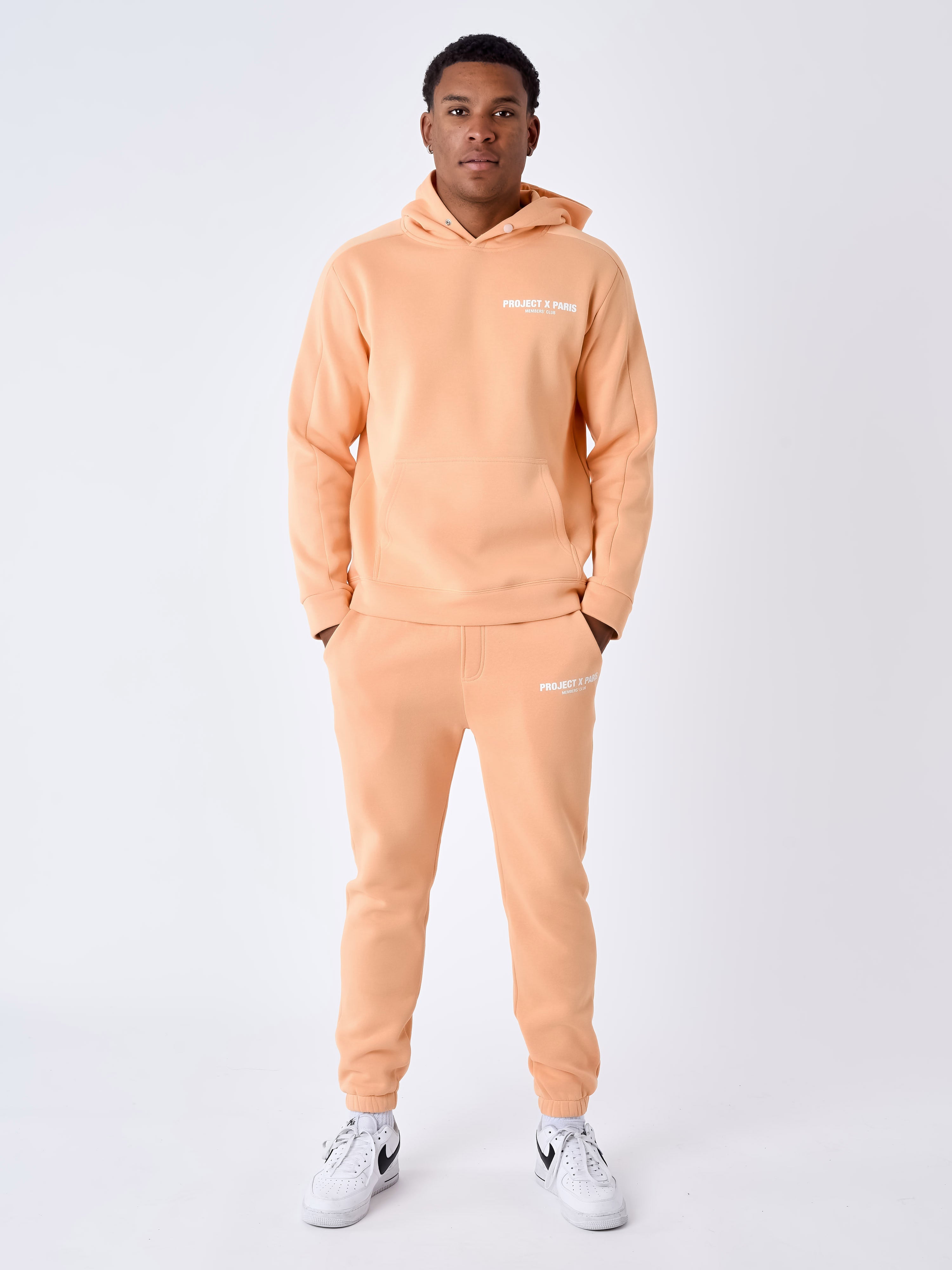 sweat-a-capuche-members-club-apricot-cream