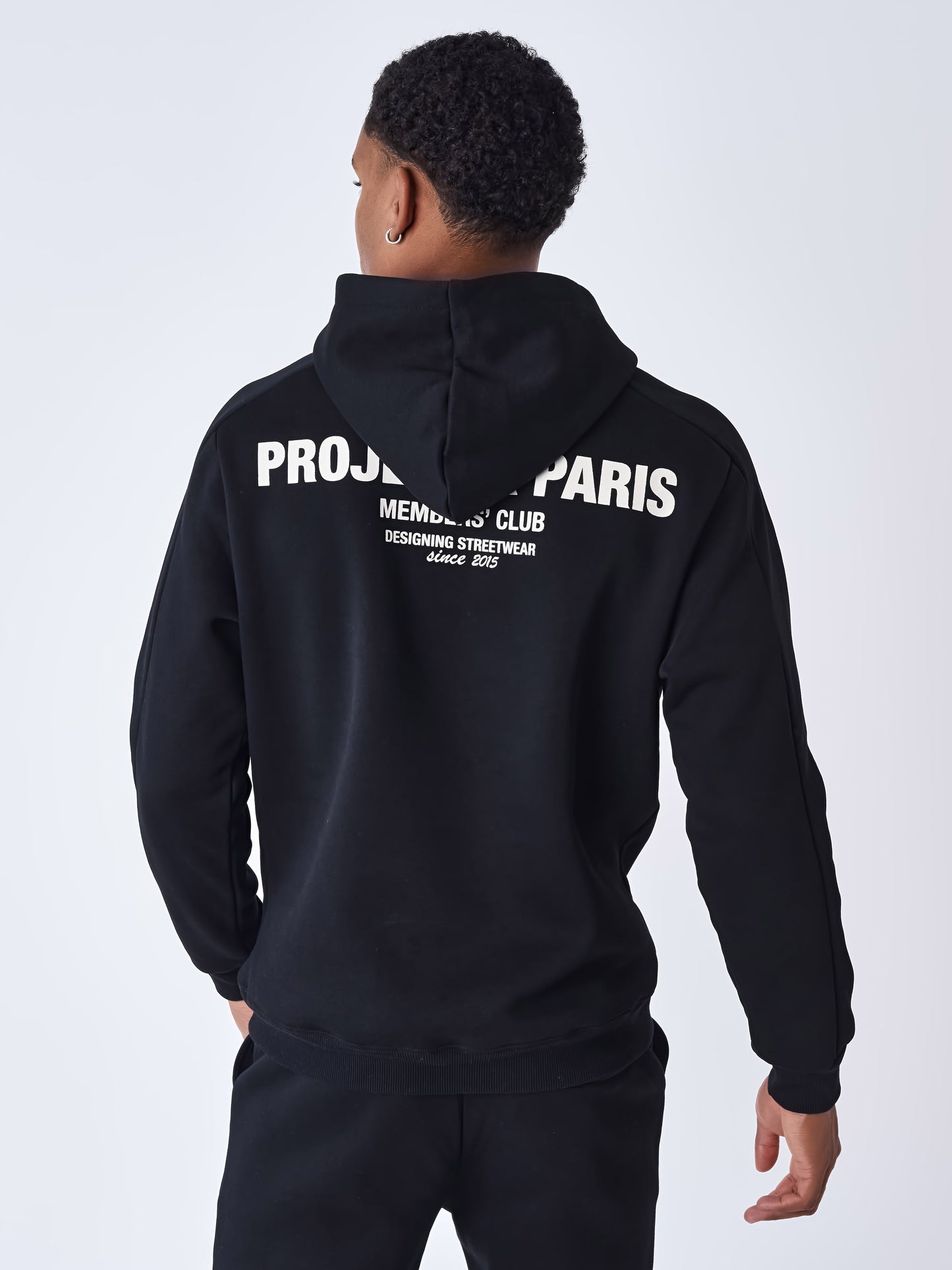 sweat-a-capuche-members-club-noir