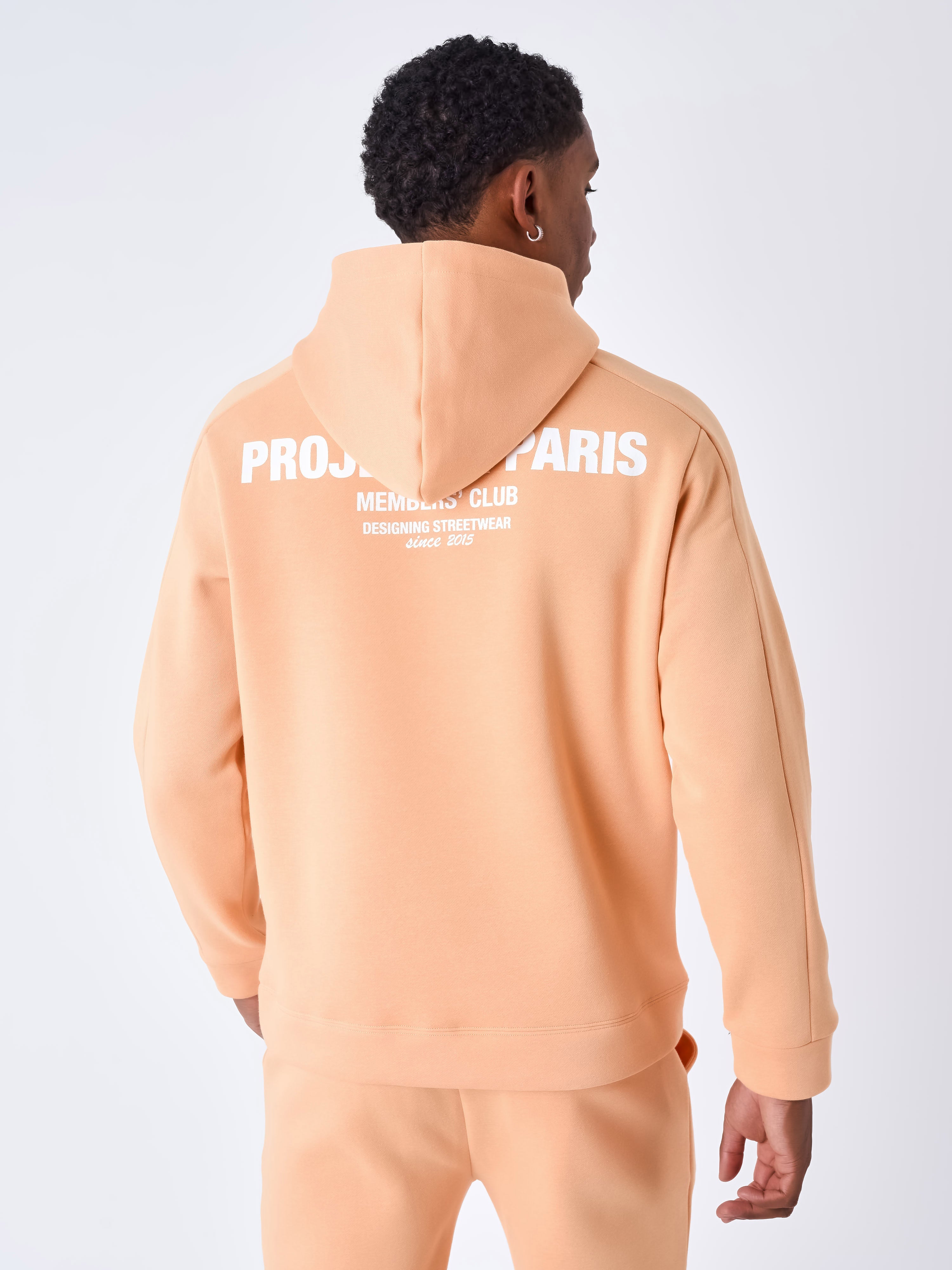 sweat-a-capuche-members-club-apricot-cream