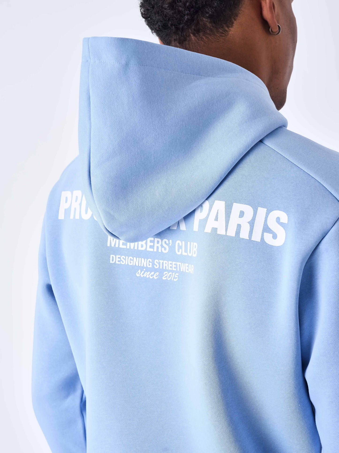 sweat-a-capuche-members-club-cashmere-blue
