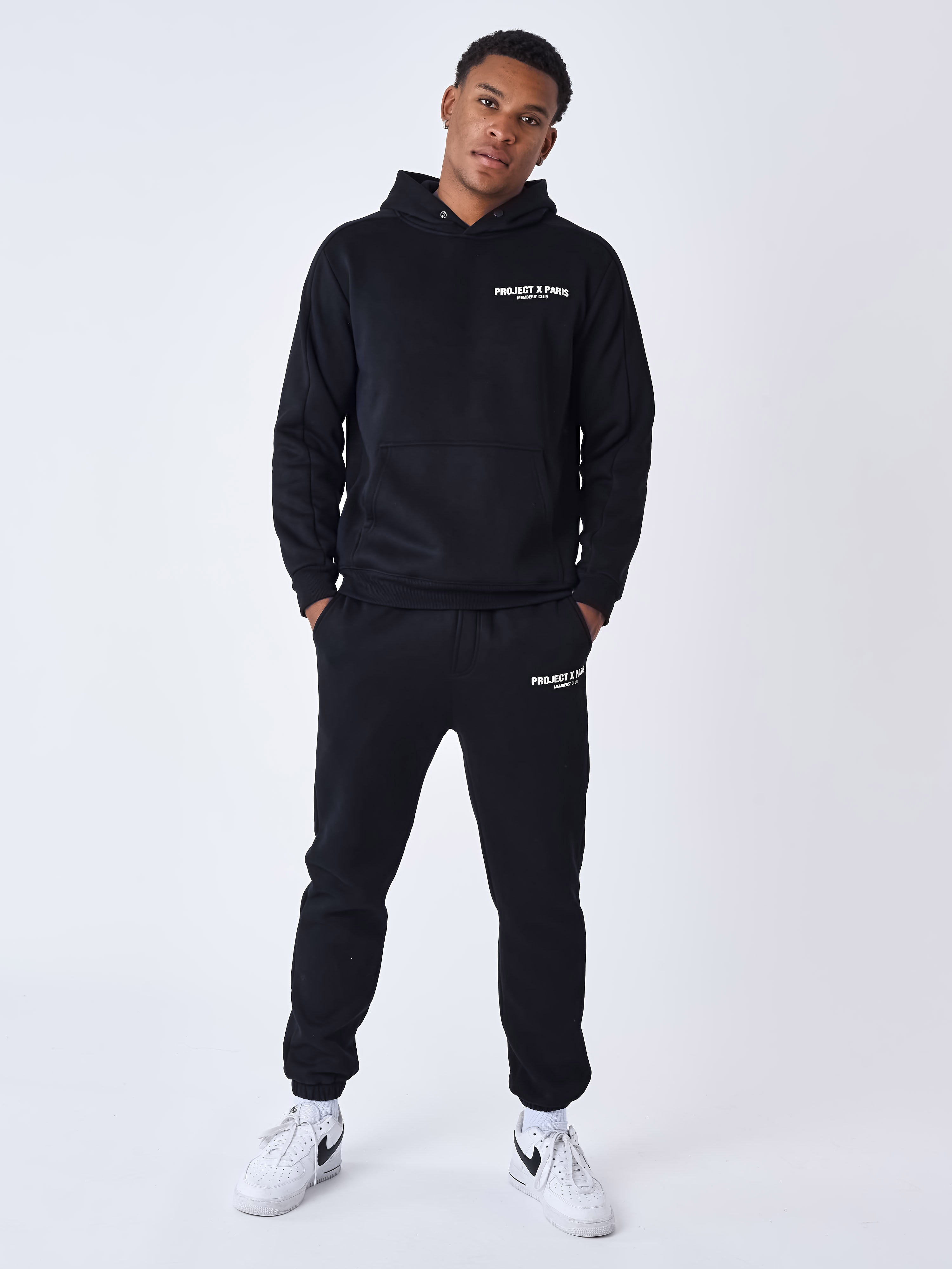 Members' club hoodie-4