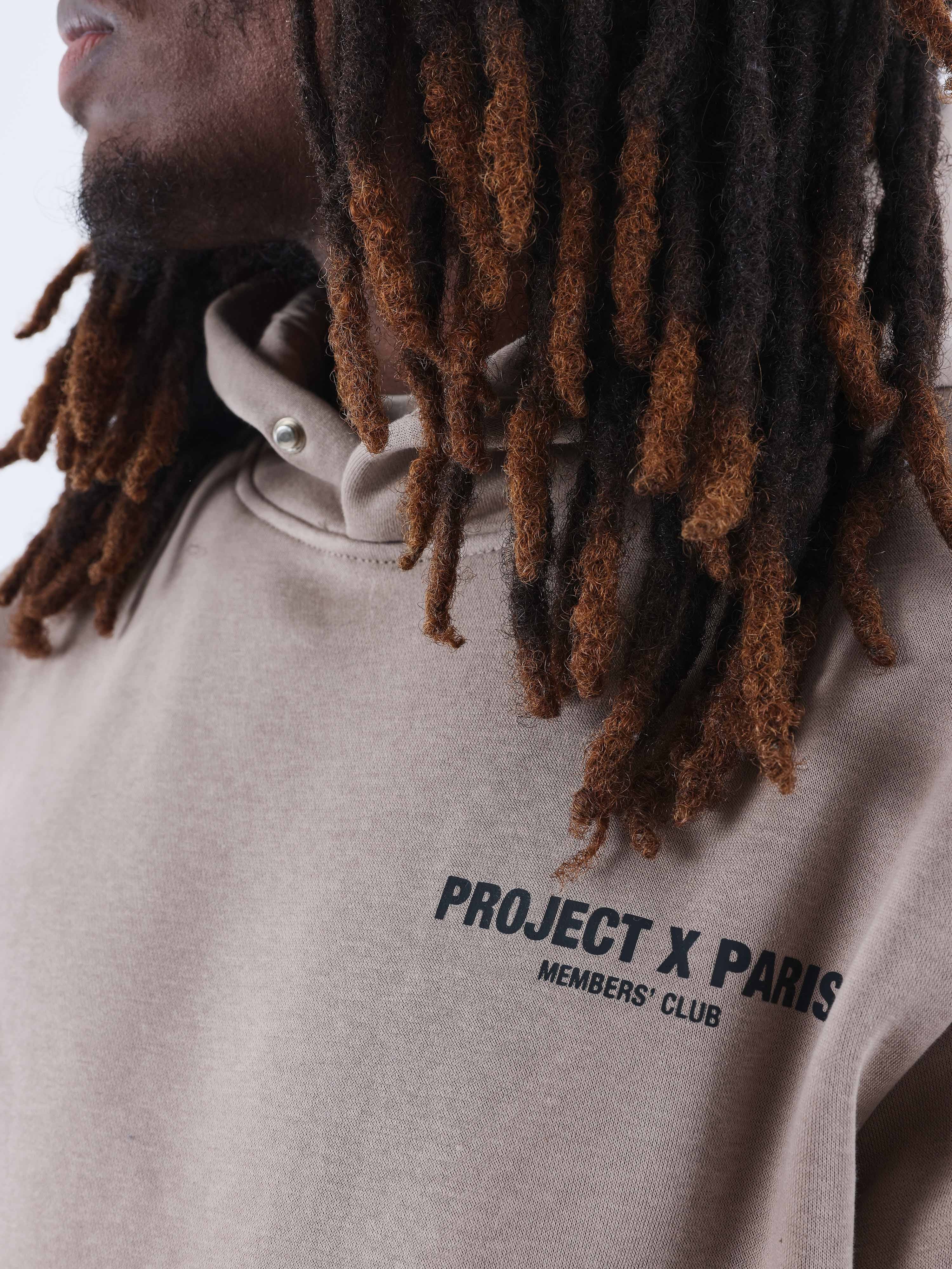 Members' club hoodie-4