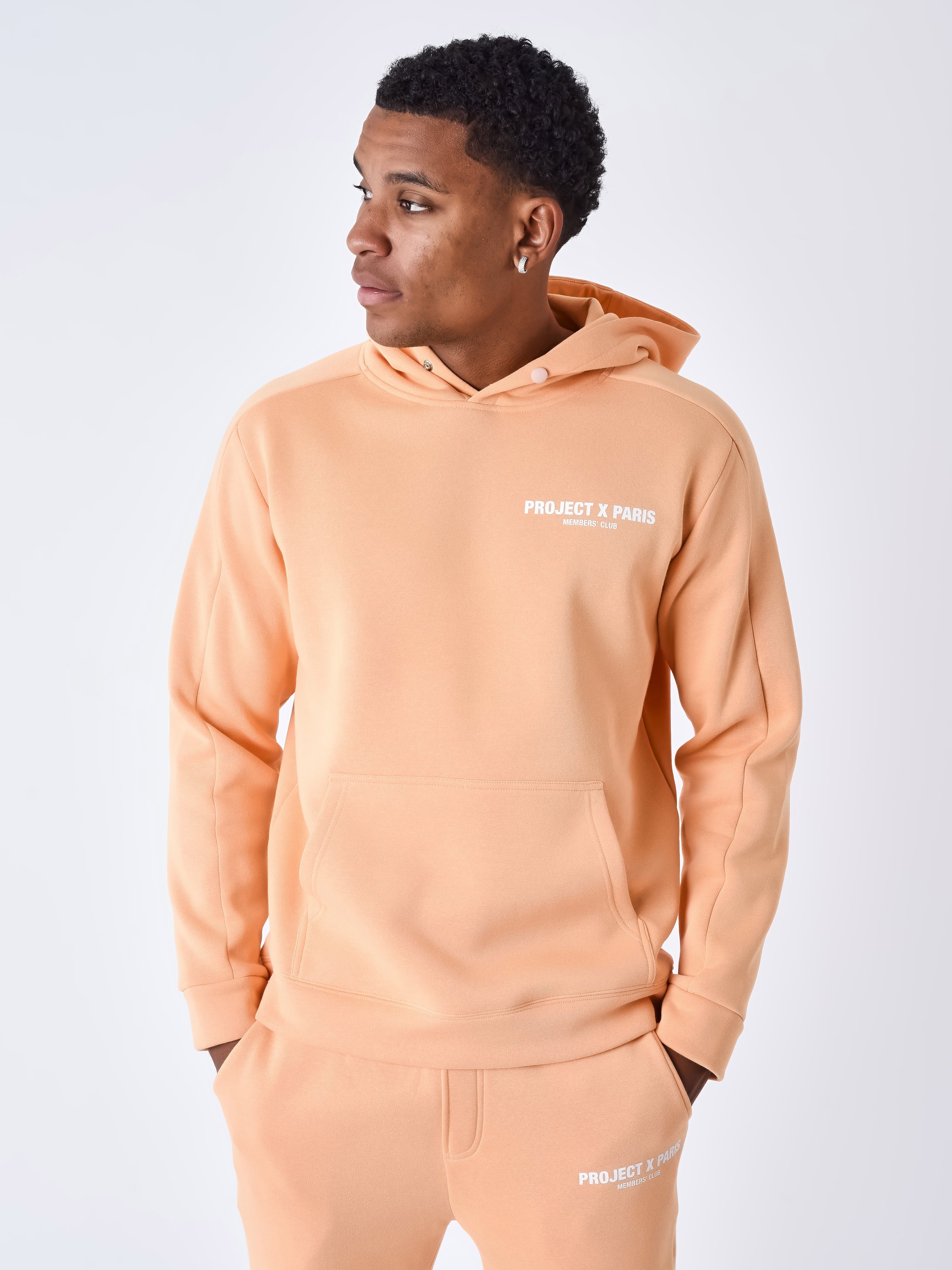 sweat-a-capuche-members-club-apricot-cream