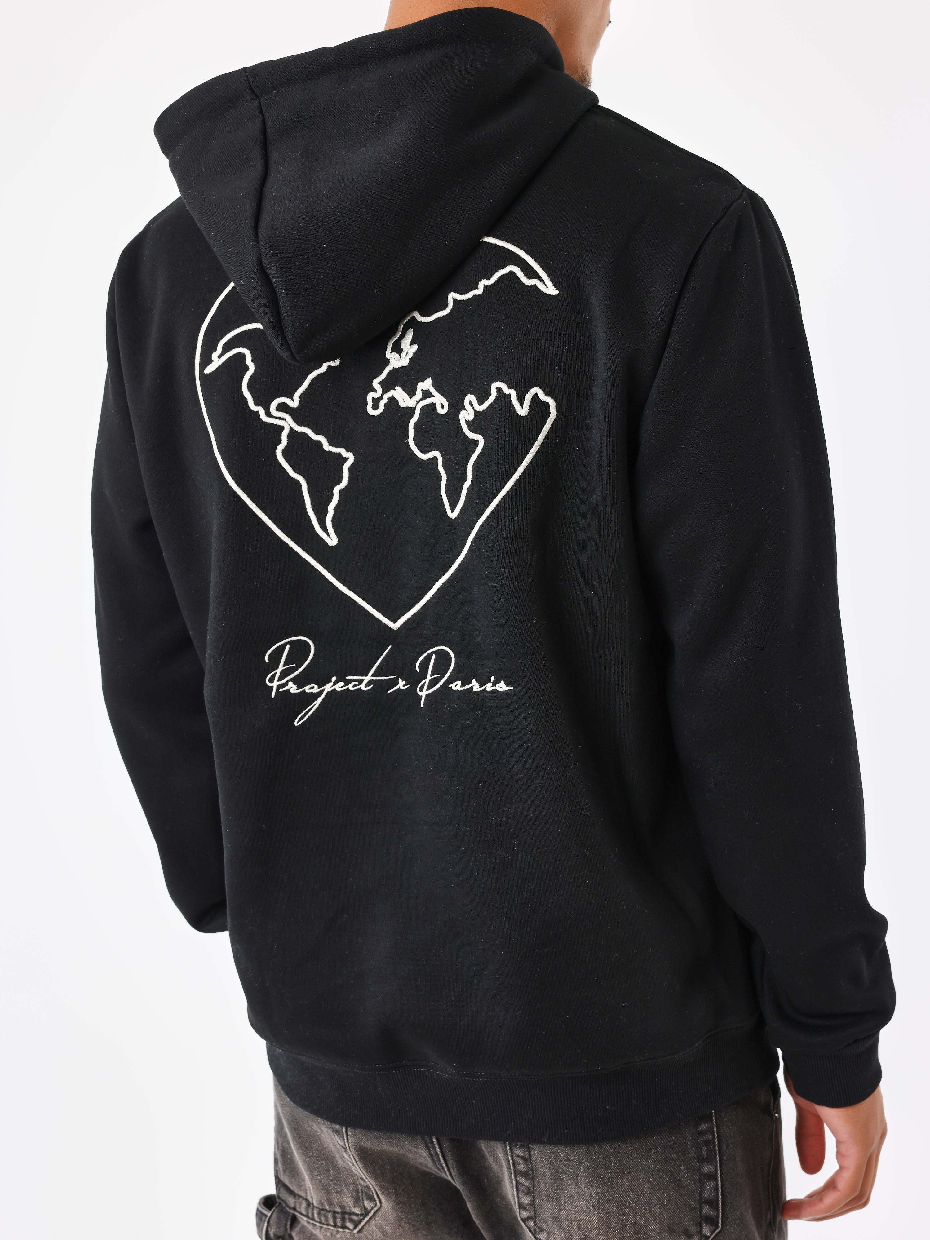 sweat-a-capuche-motif-coeurmonde-noir
