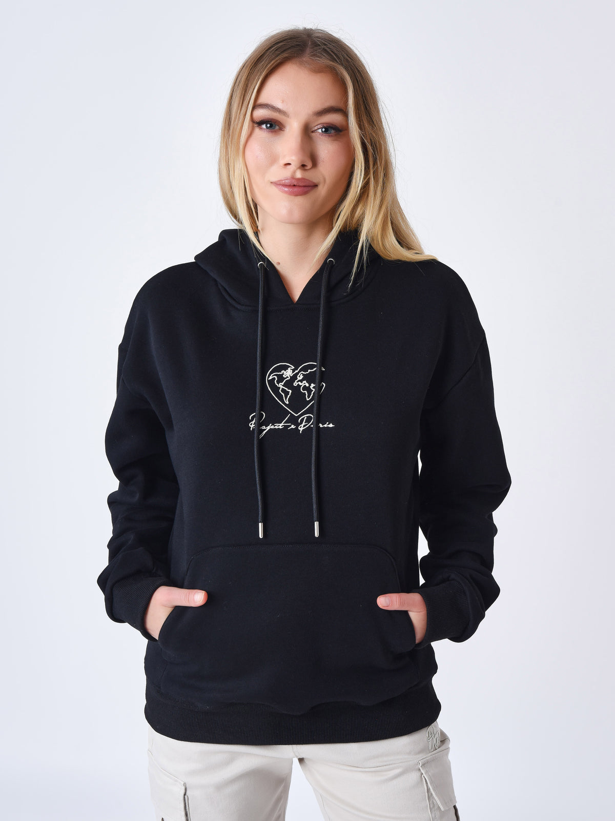 sweat-a-capuche-motif-coeurmonde-5045-noir
