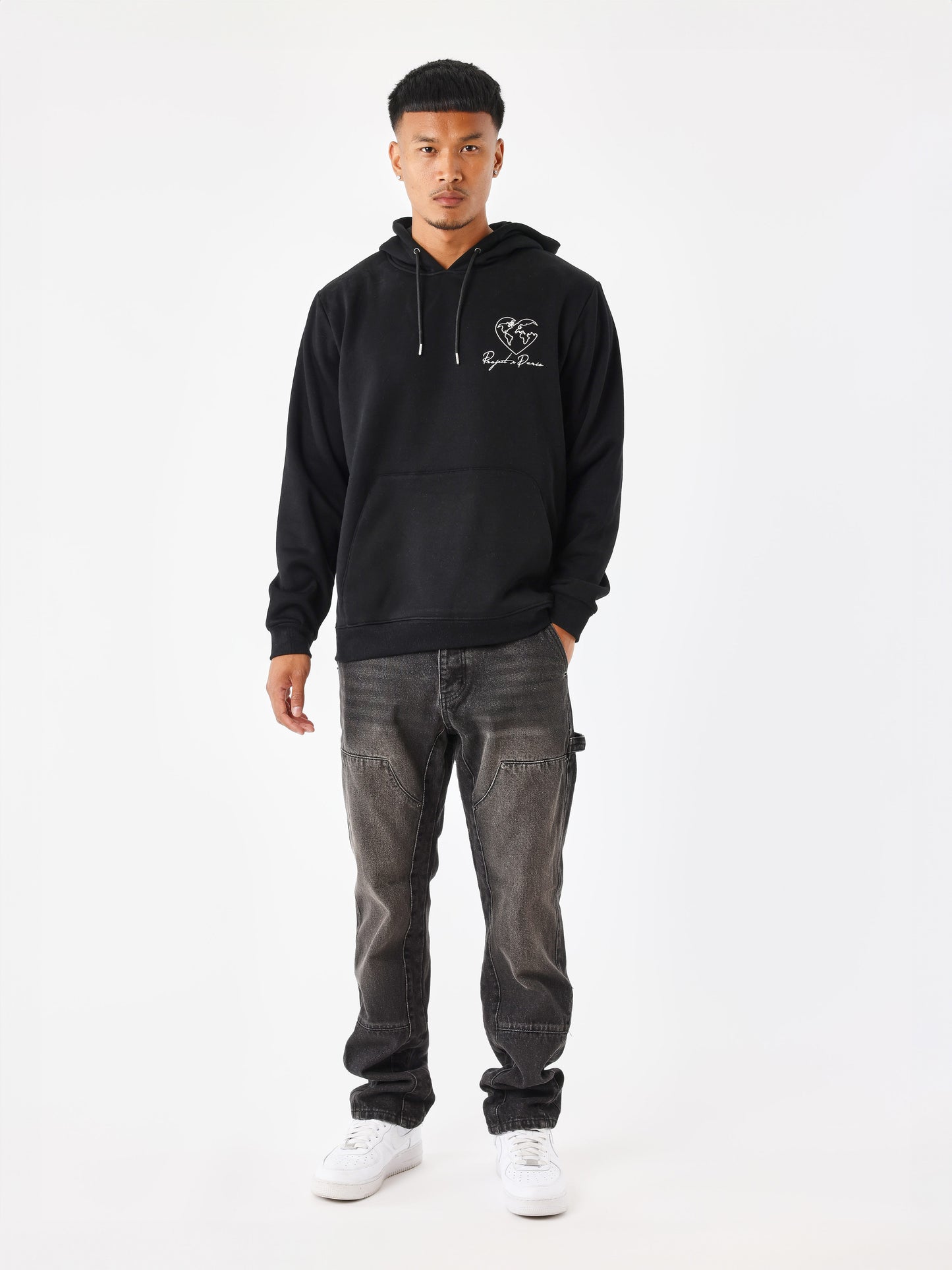 sweat-a-capuche-motif-coeurmonde-noir