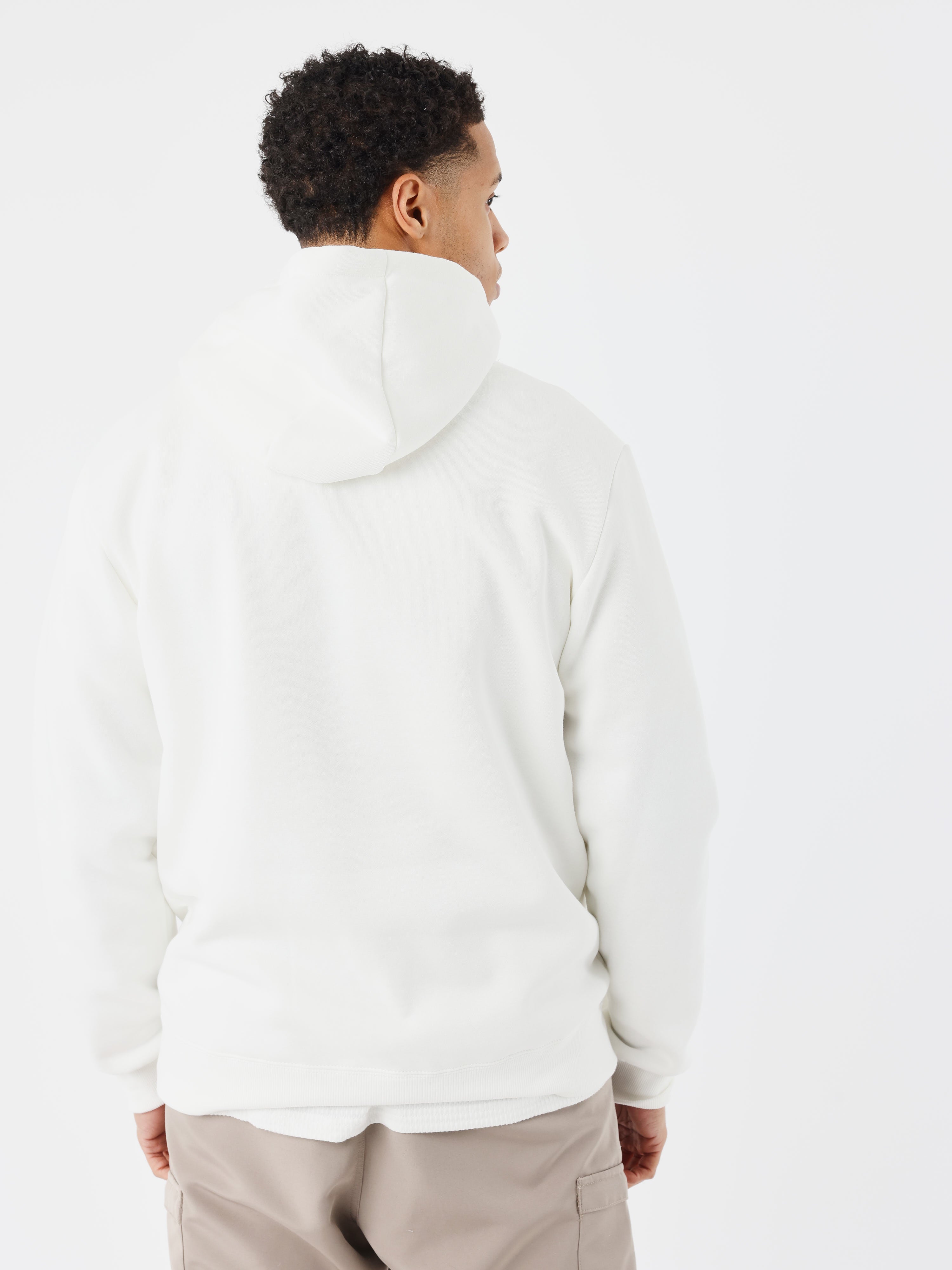 sweat-a-capuche-patch-lettre-blanc-casse