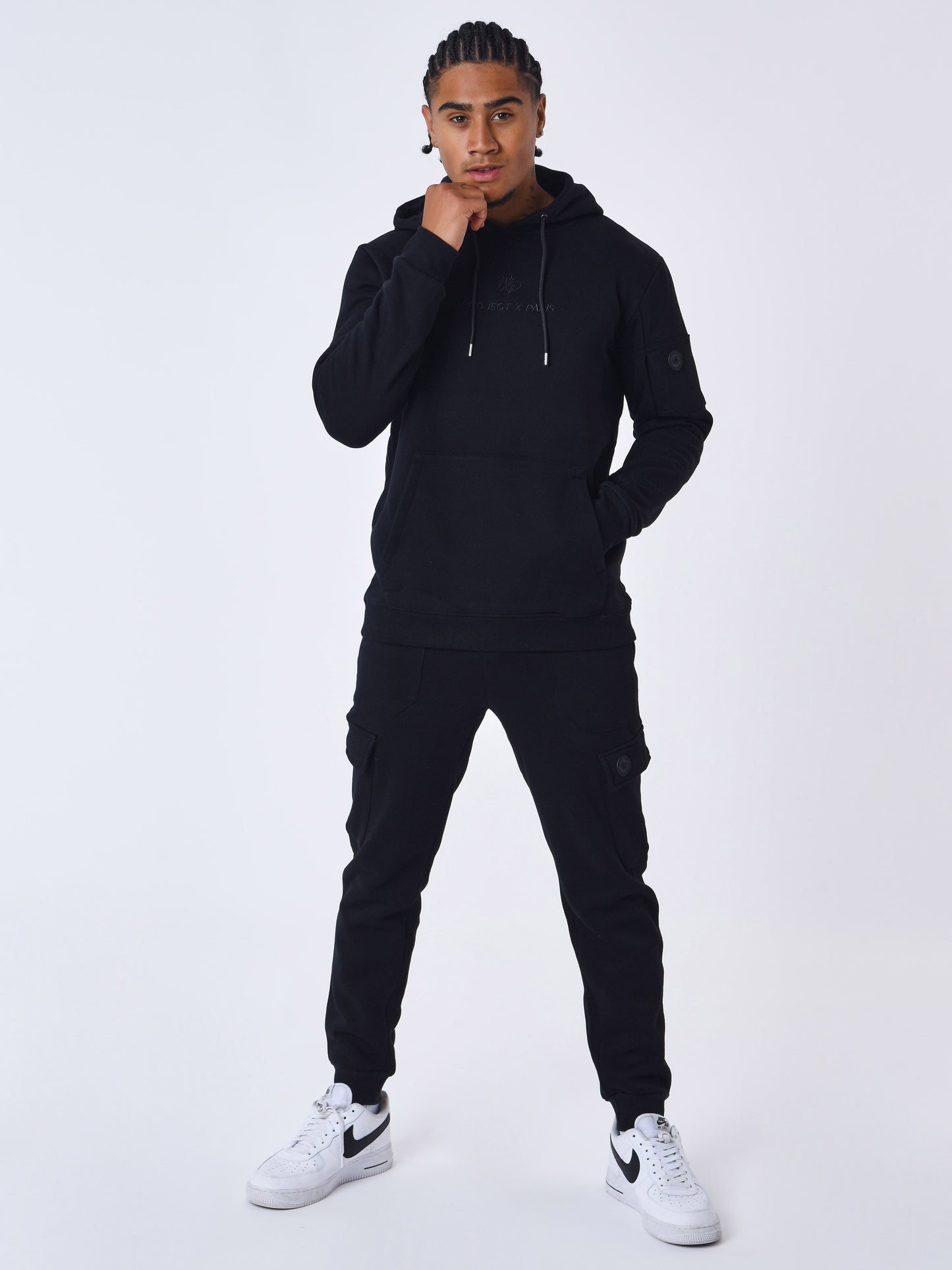 sweat-a-capuche-techwear-noir