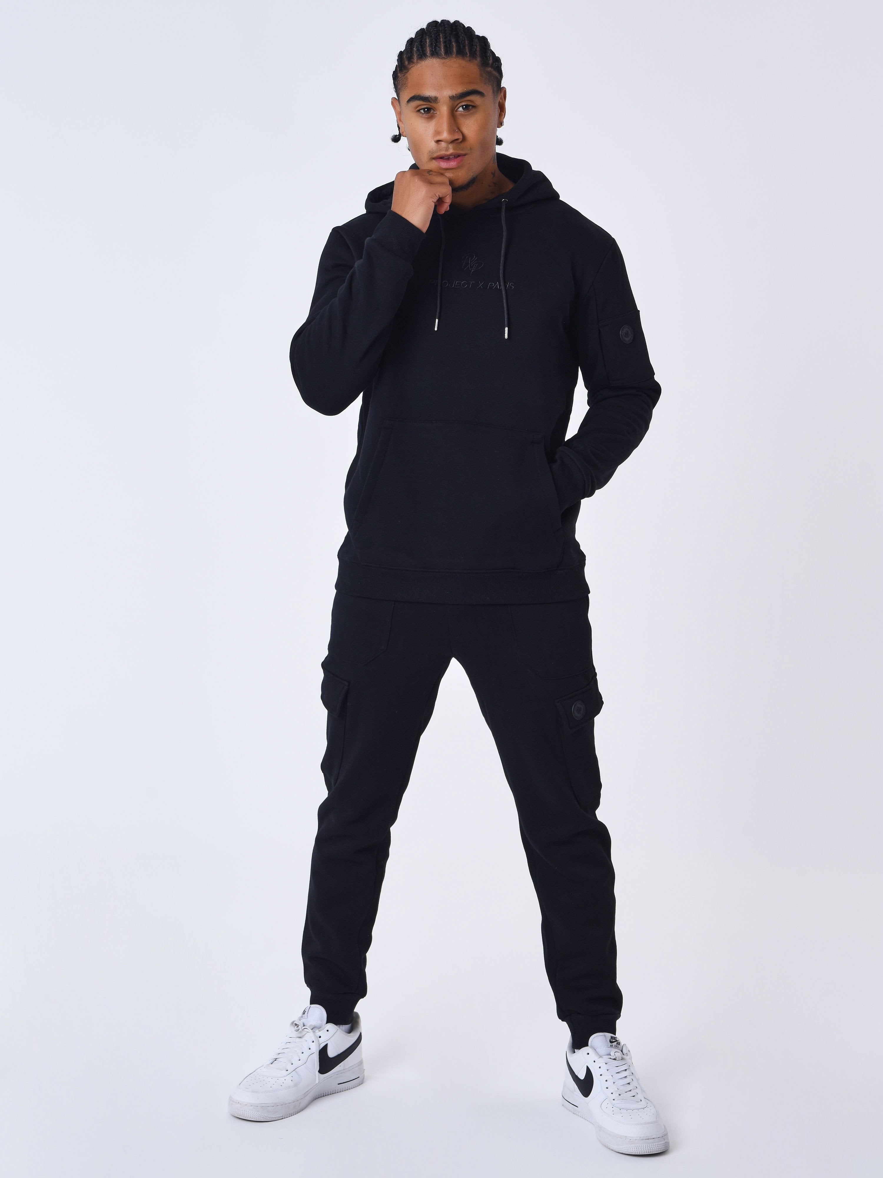 sweat-a-capuche-techwear-noir