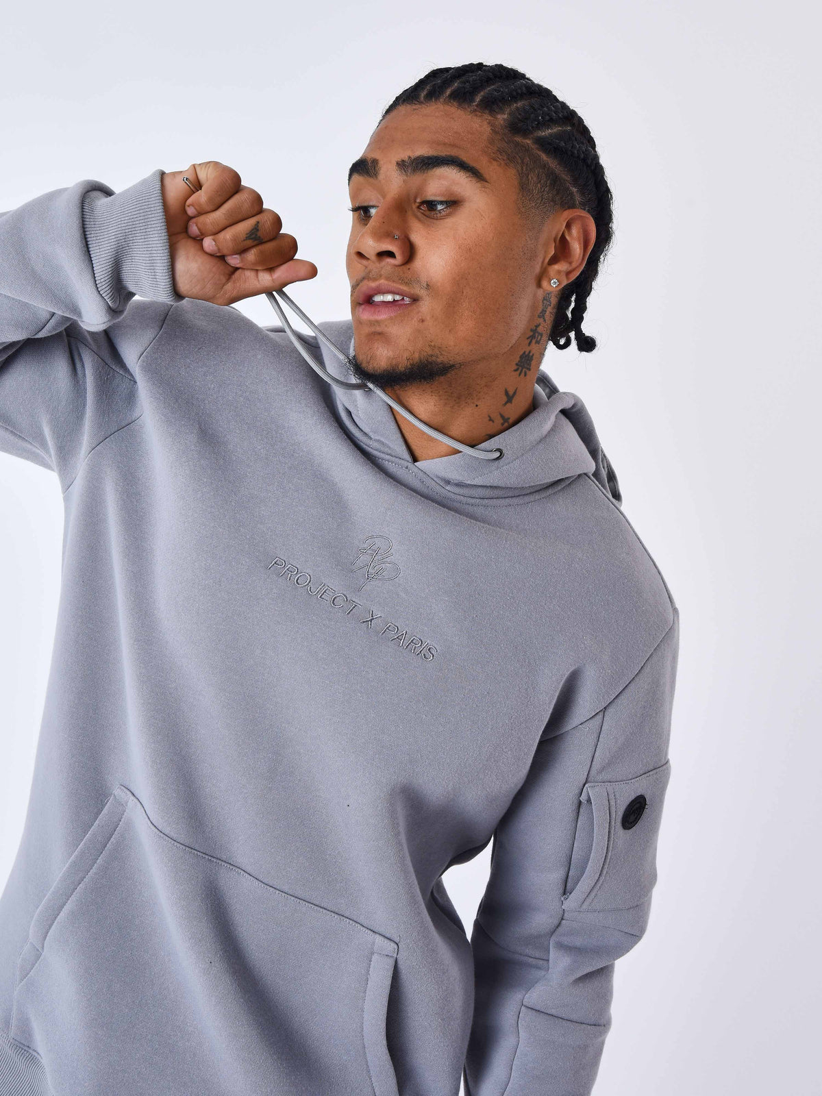 sweat-a-capuche-techwear-gris-clair