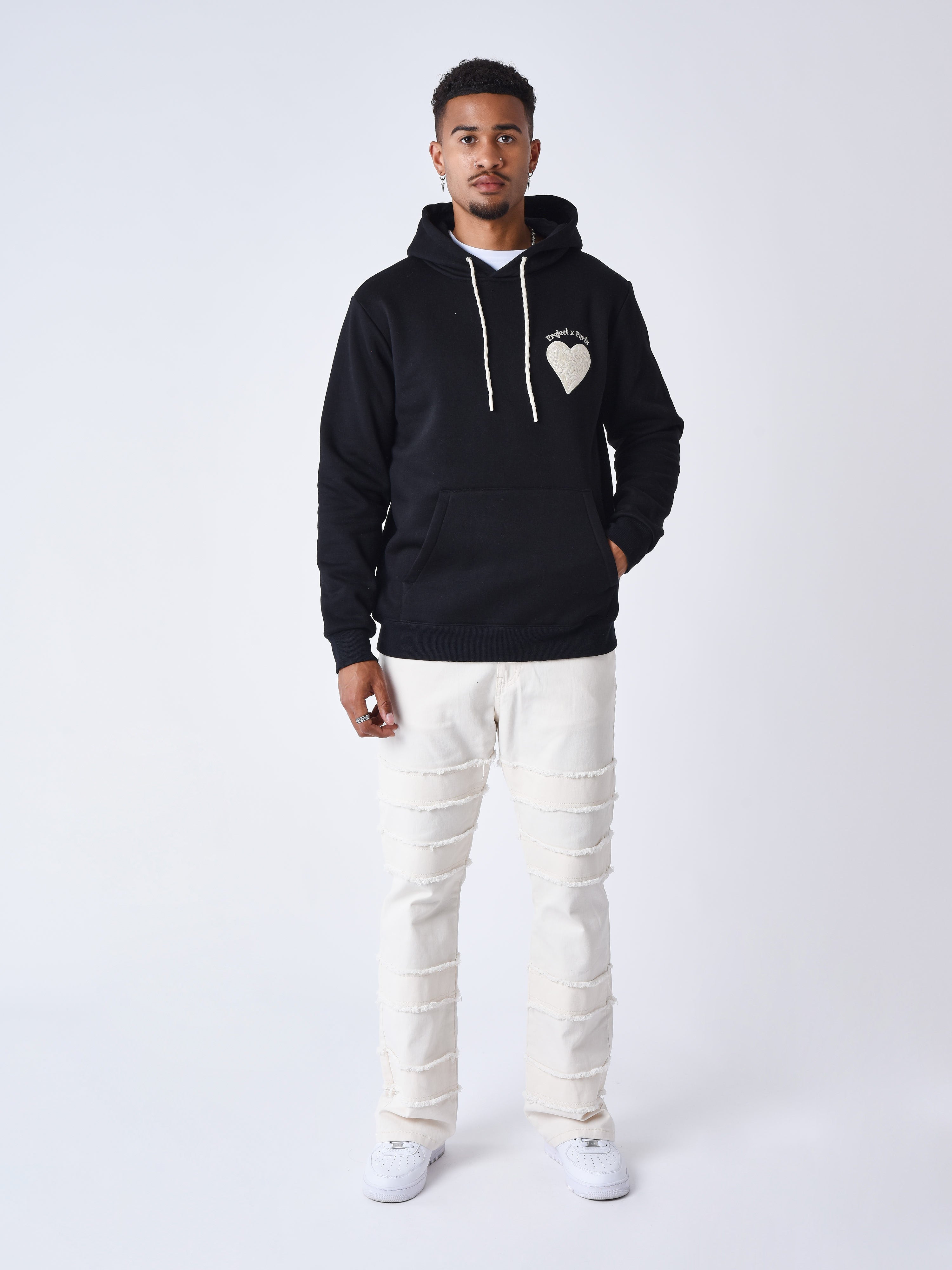 sweat-a-capuche-whicker-noir-modelshot