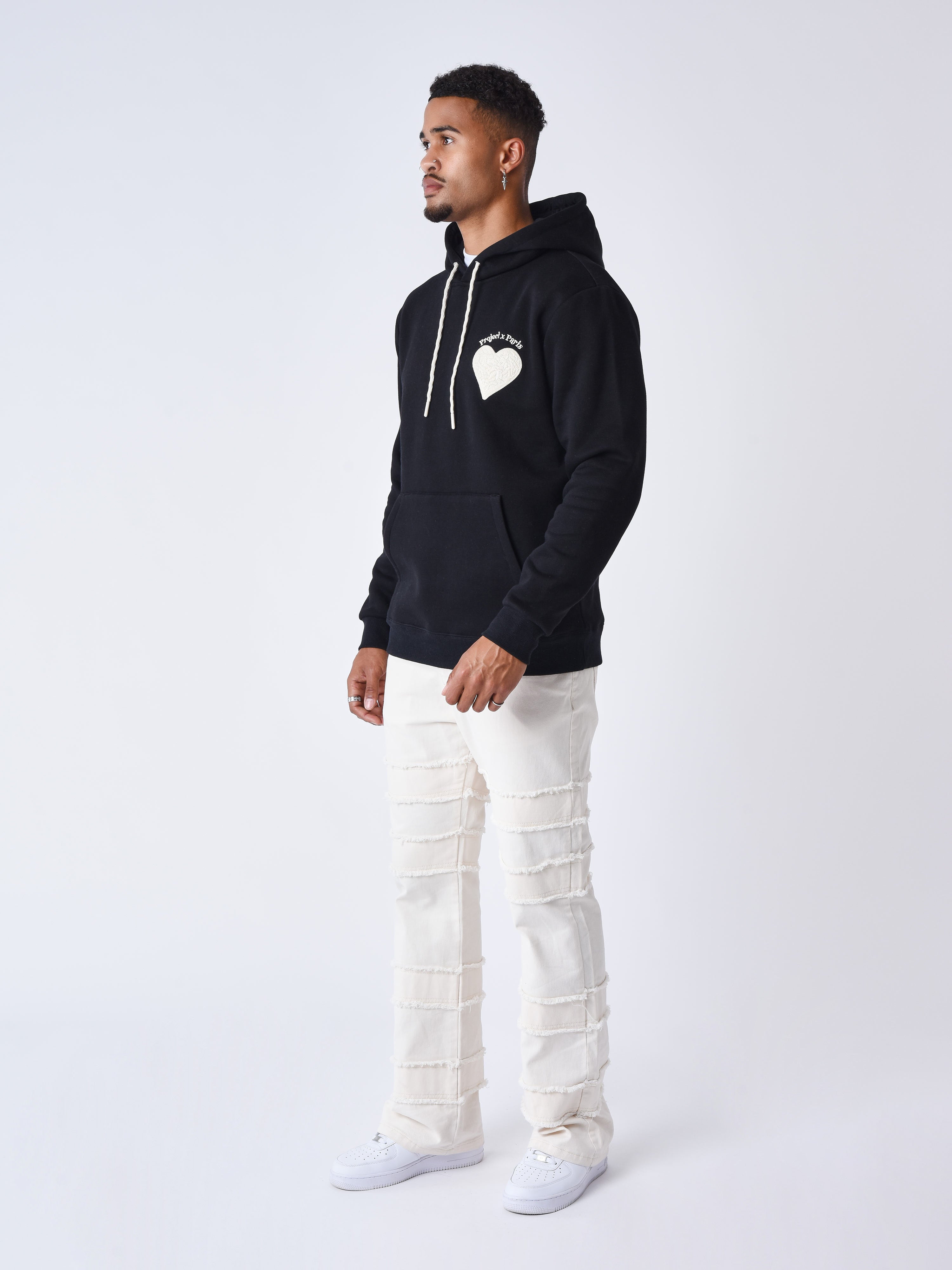 sweat-a-capuche-whicker-noir-modelshot