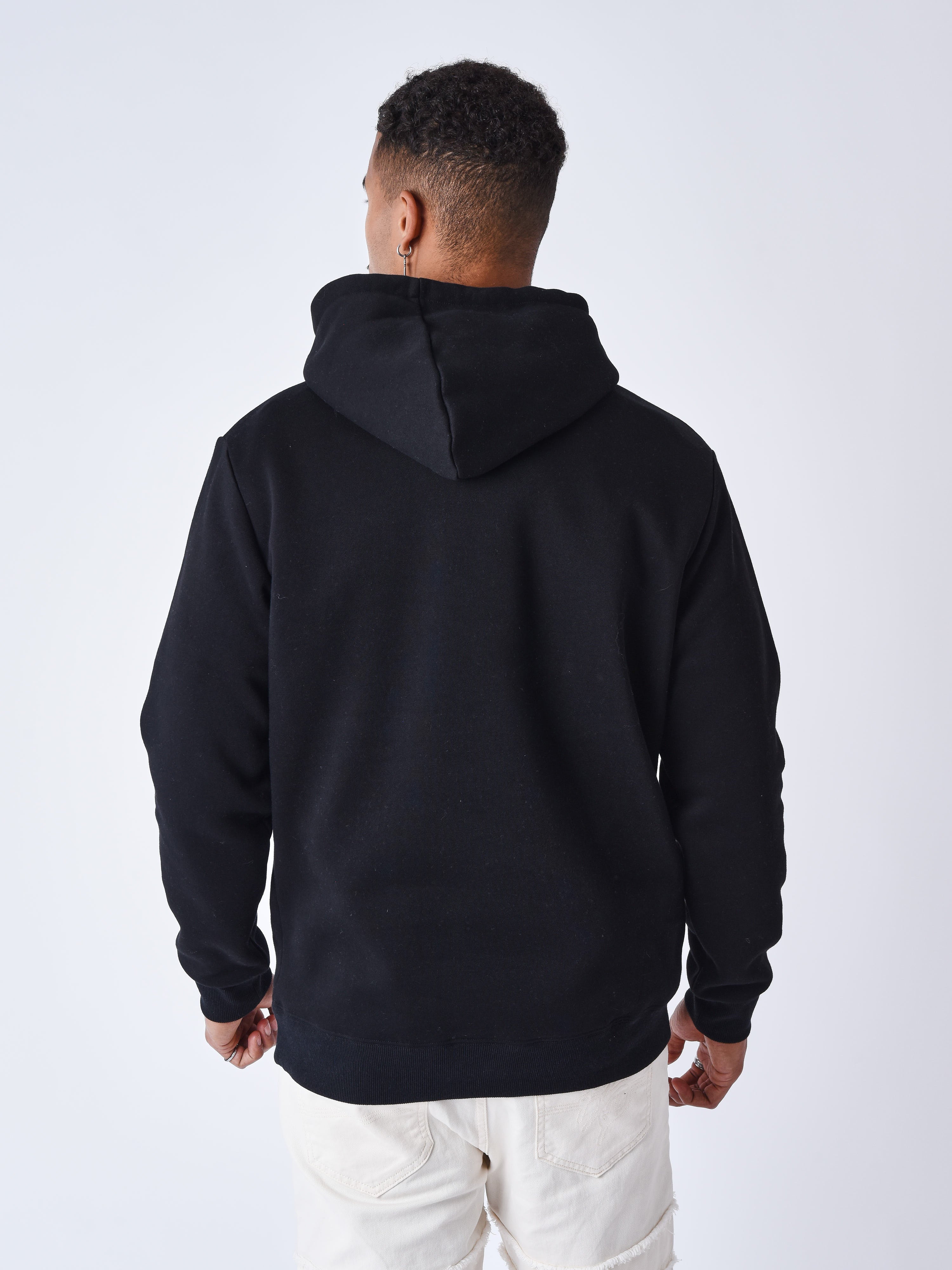 sweat-a-capuche-whicker-noir-modelshot