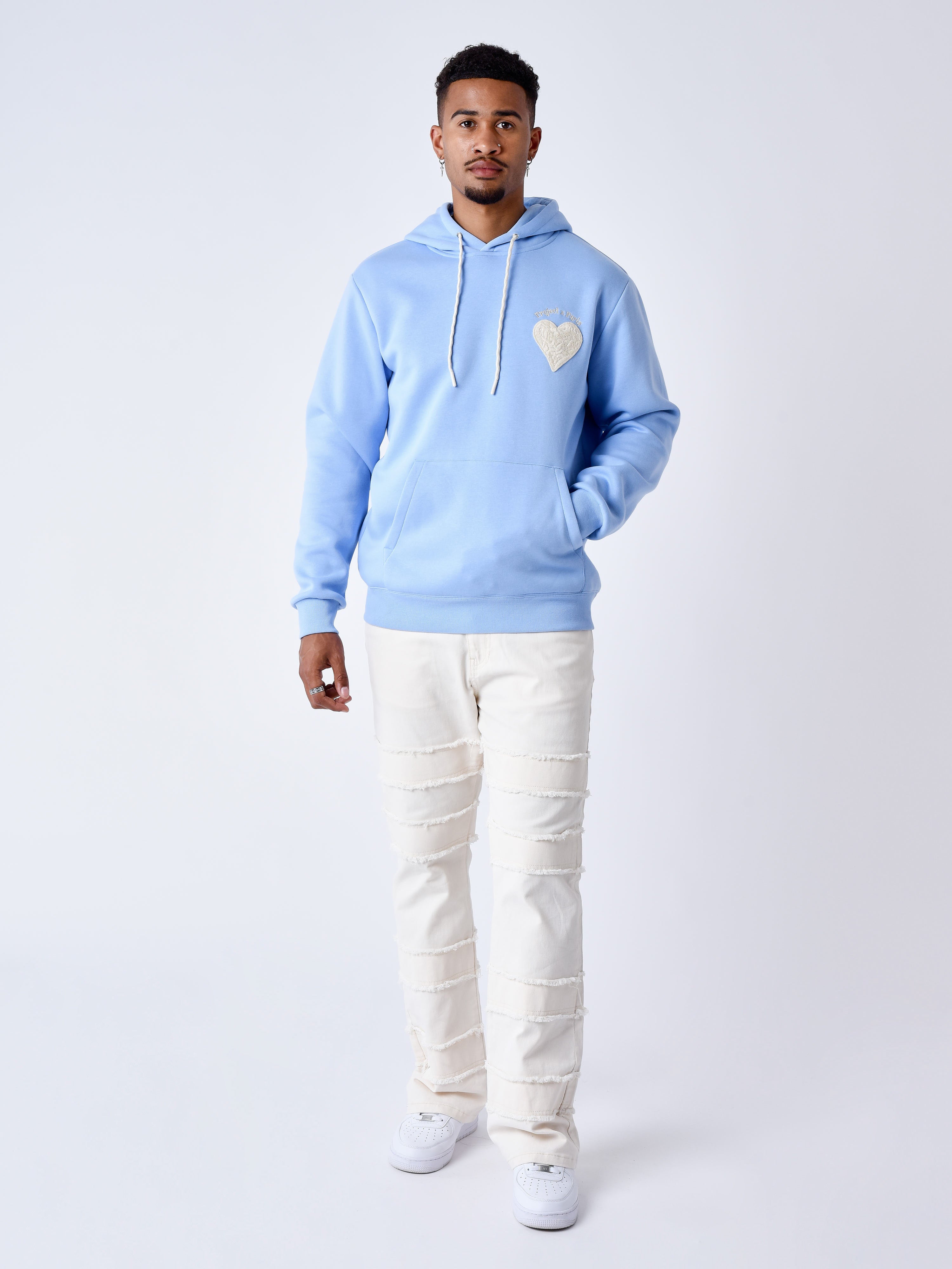 sweat-a-capuche-whicker-cashmere-blue-modelshot