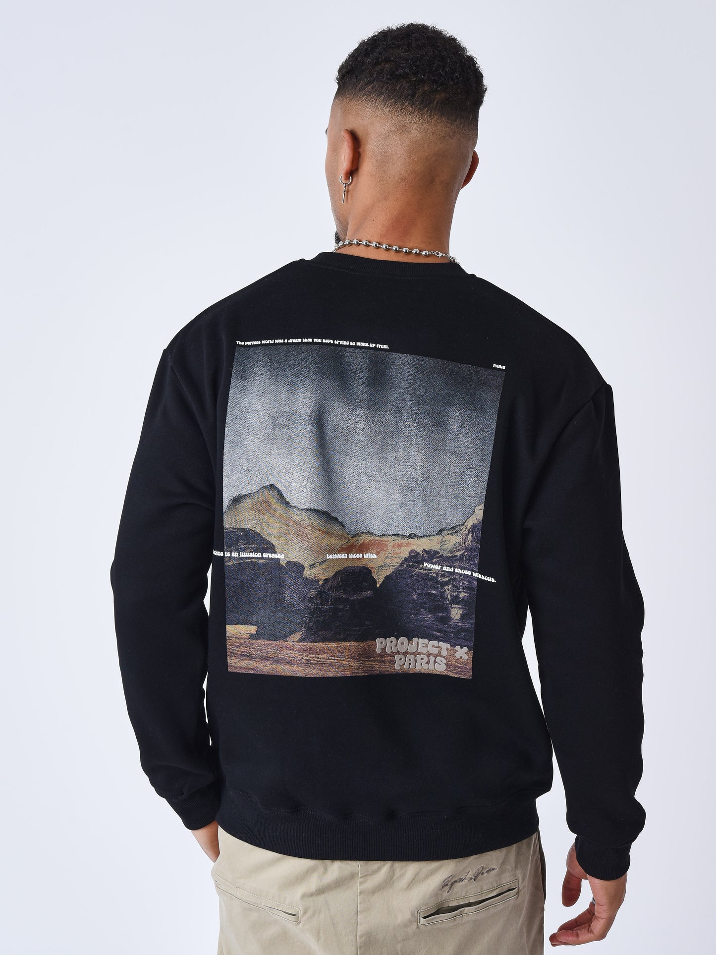 sweat-a-col-rond-motif-canyon-noir