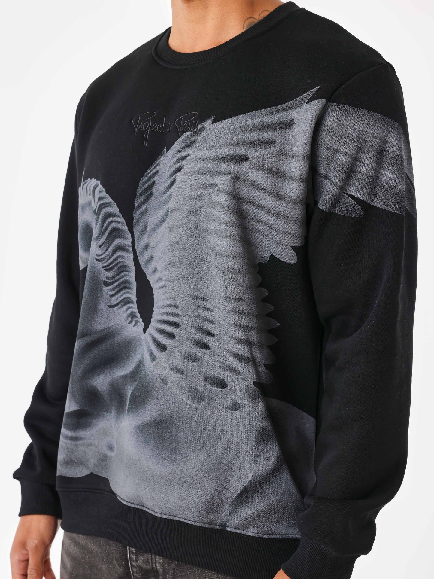 sweat-a-col-rond-motif-equestre-noir
