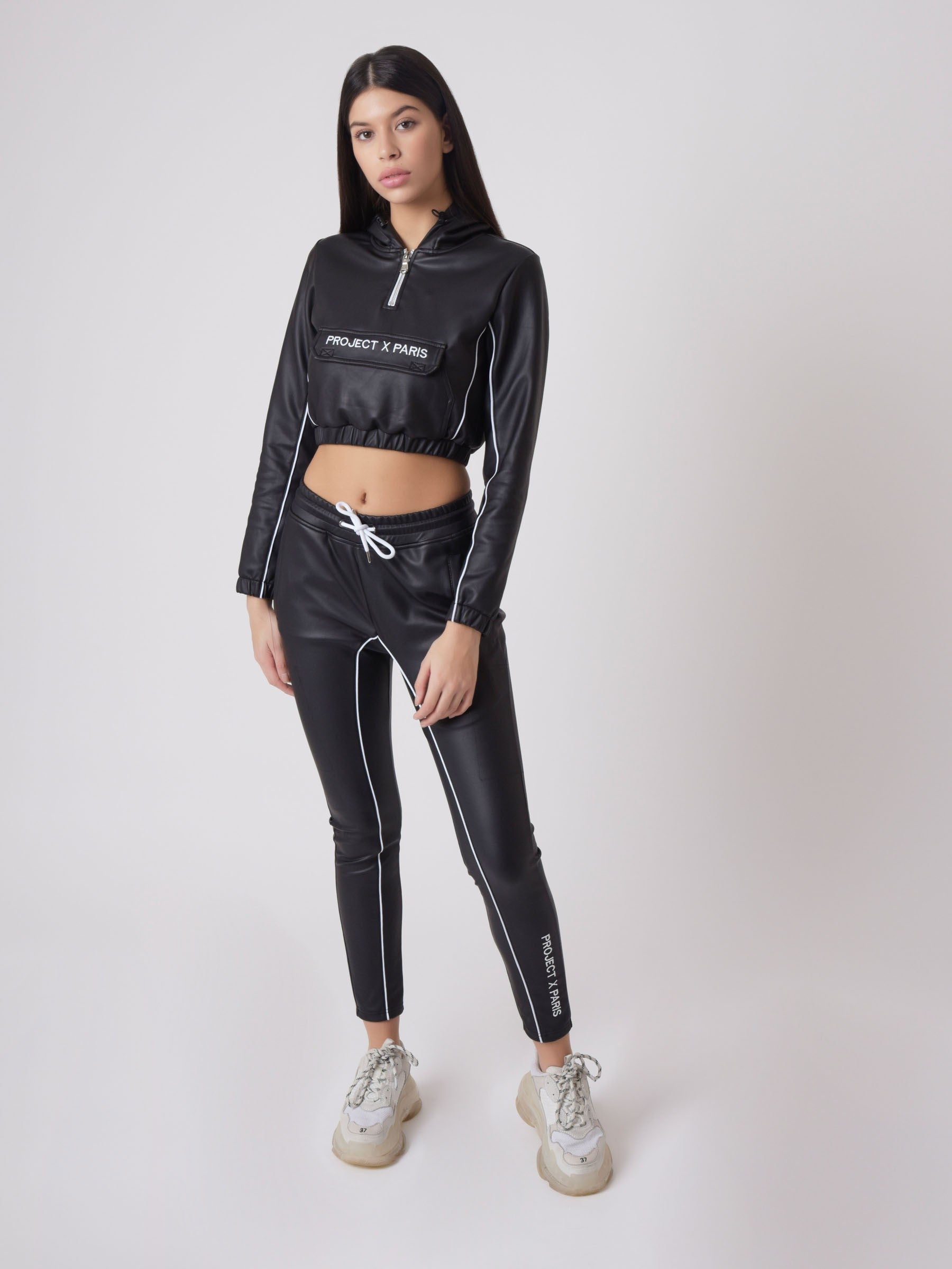 sweat-capuche-enfilable-a-piping-simili-cuir-f202071-1-noir