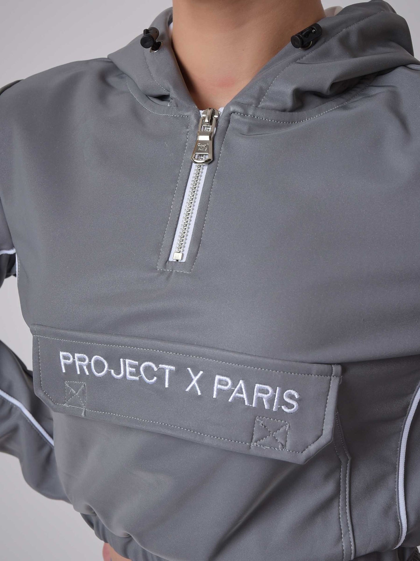 sweat-capuche-enfilable-a-piping-reflechissant