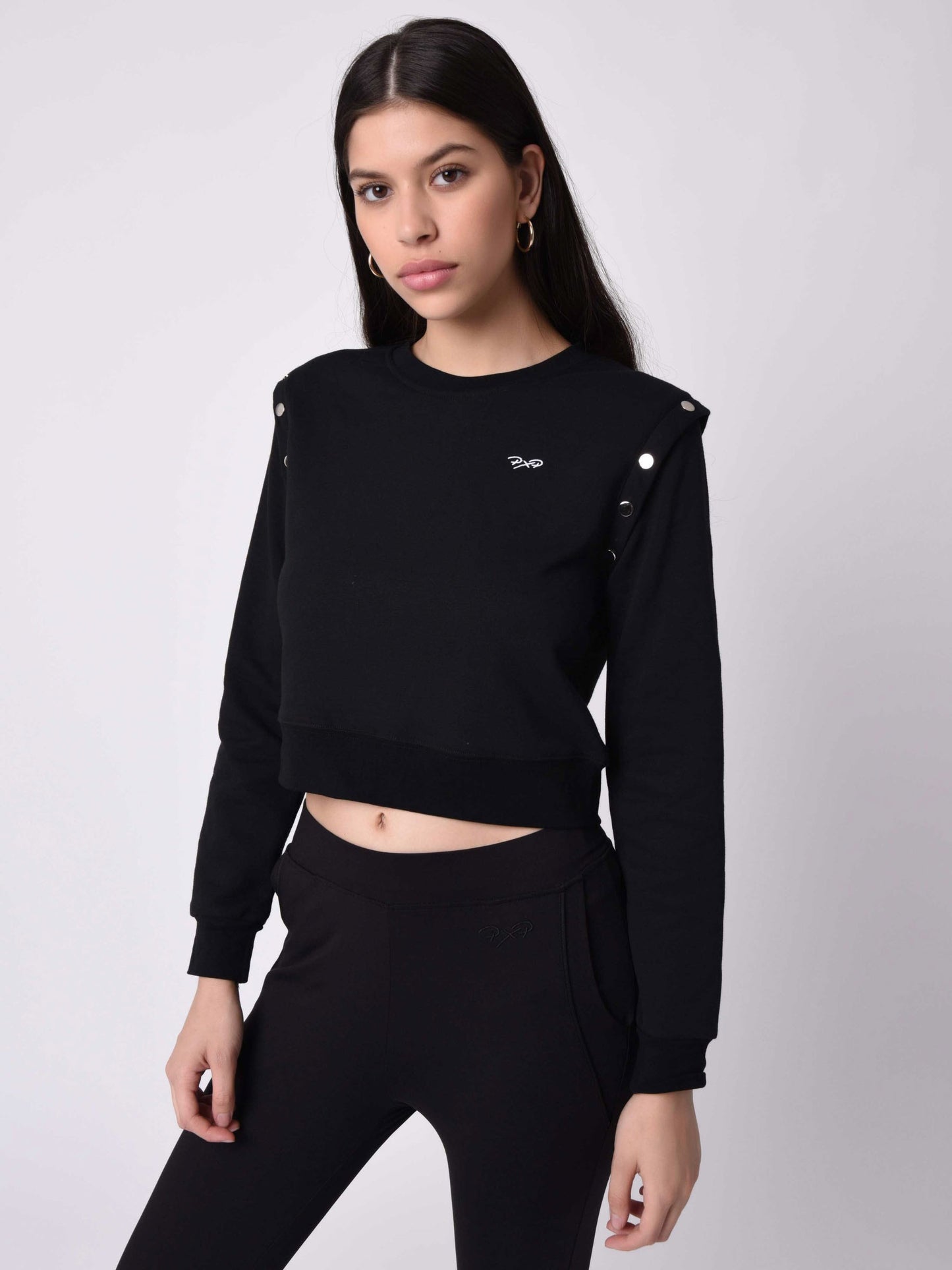 sweat-col-rond-bouton-metal-f192022-noir