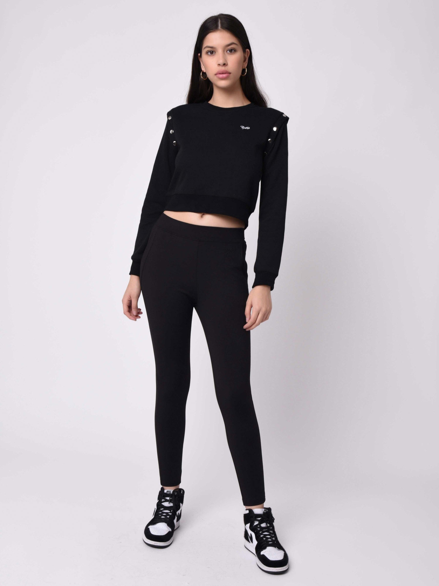 Sweatshirt med rund hals og metalknap-5
