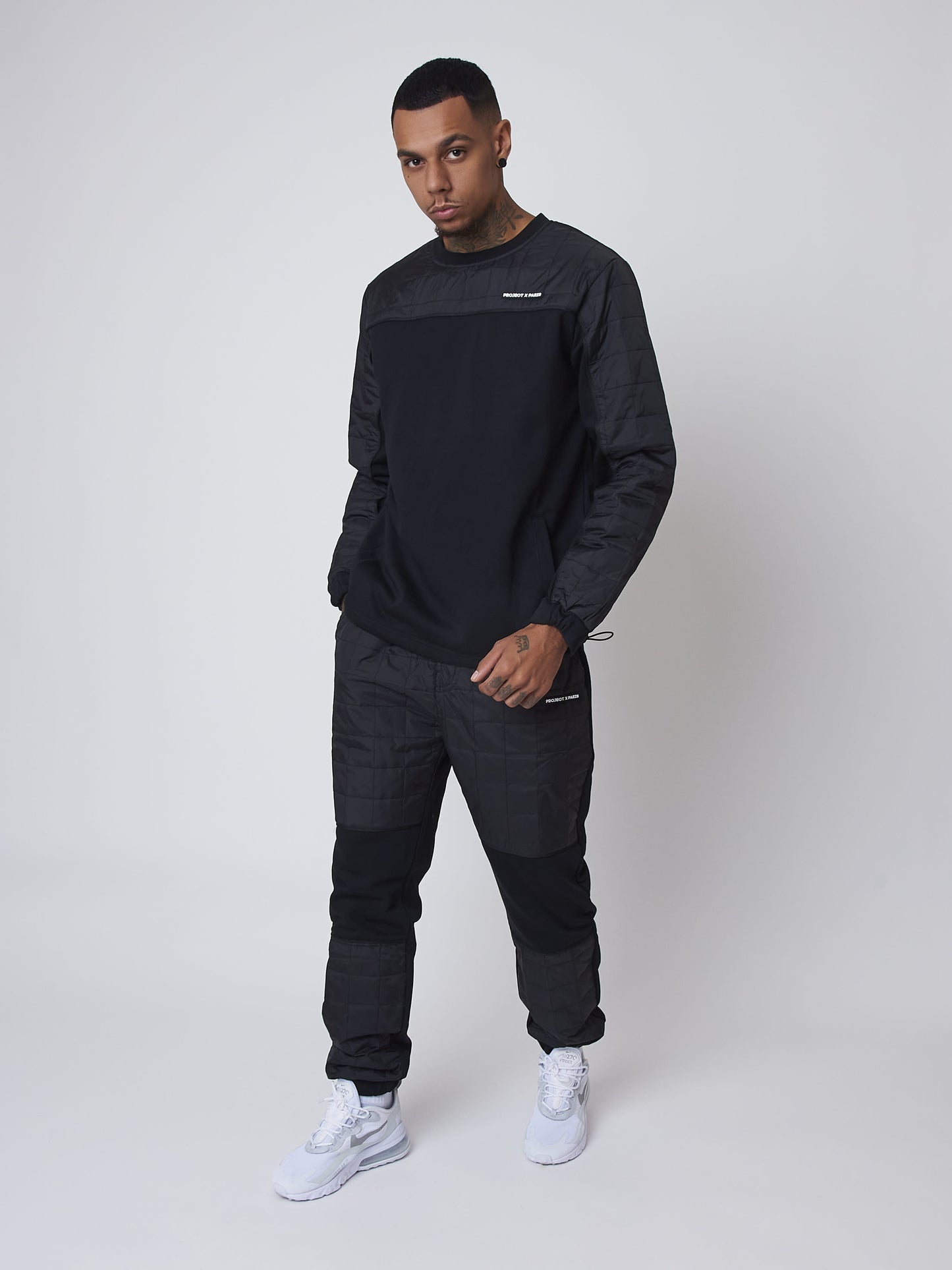 sweat-col-rond-empiecement-nylon-matelasse-carre-noir-modelshot