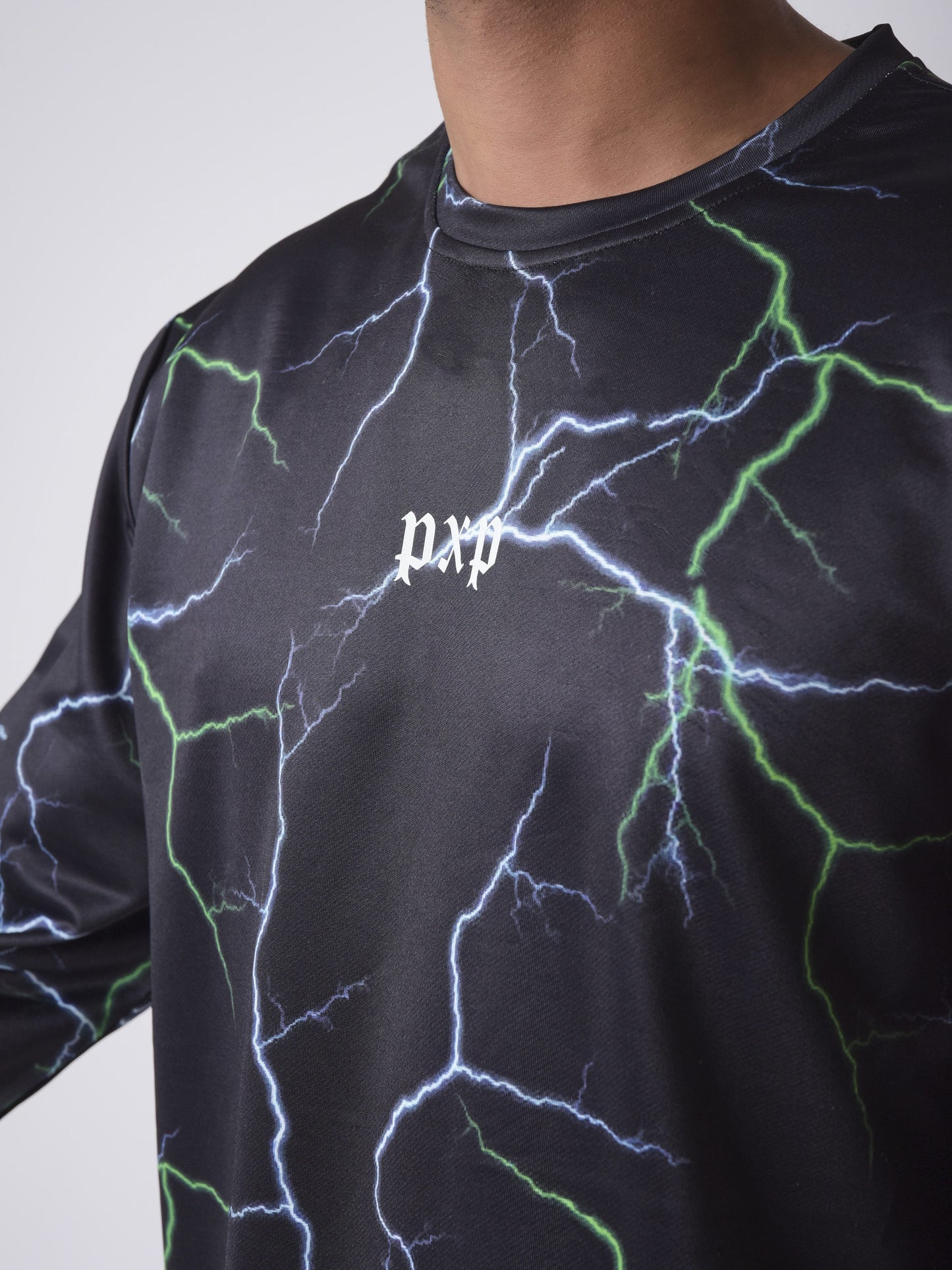 sweat-col-rond-motif-eclair-foudre-2020069-noir