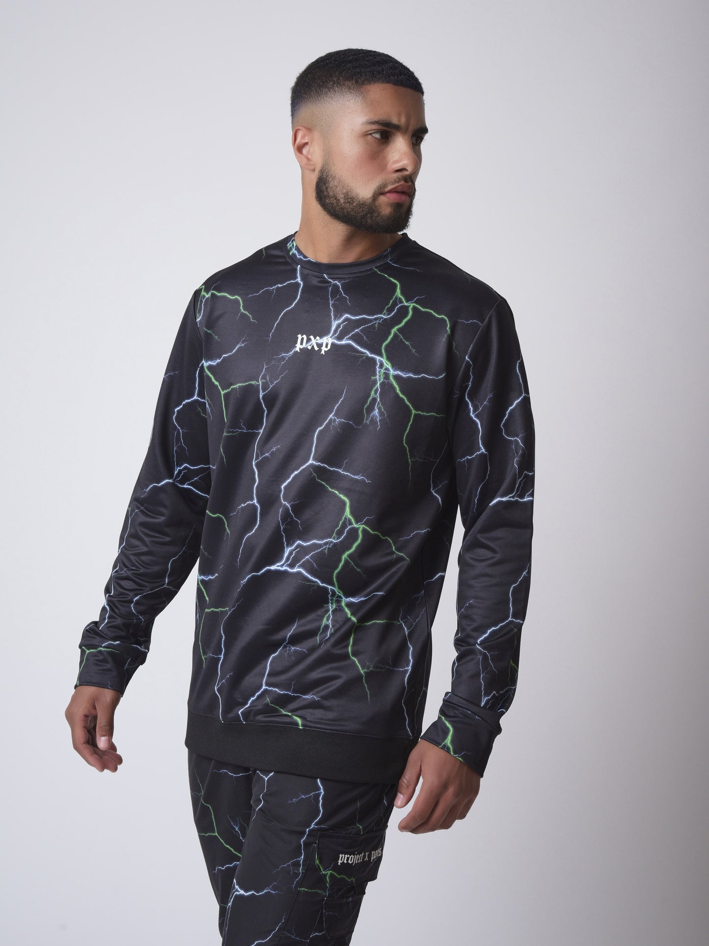 sweat-col-rond-motif-eclair-foudre-2020069-noir