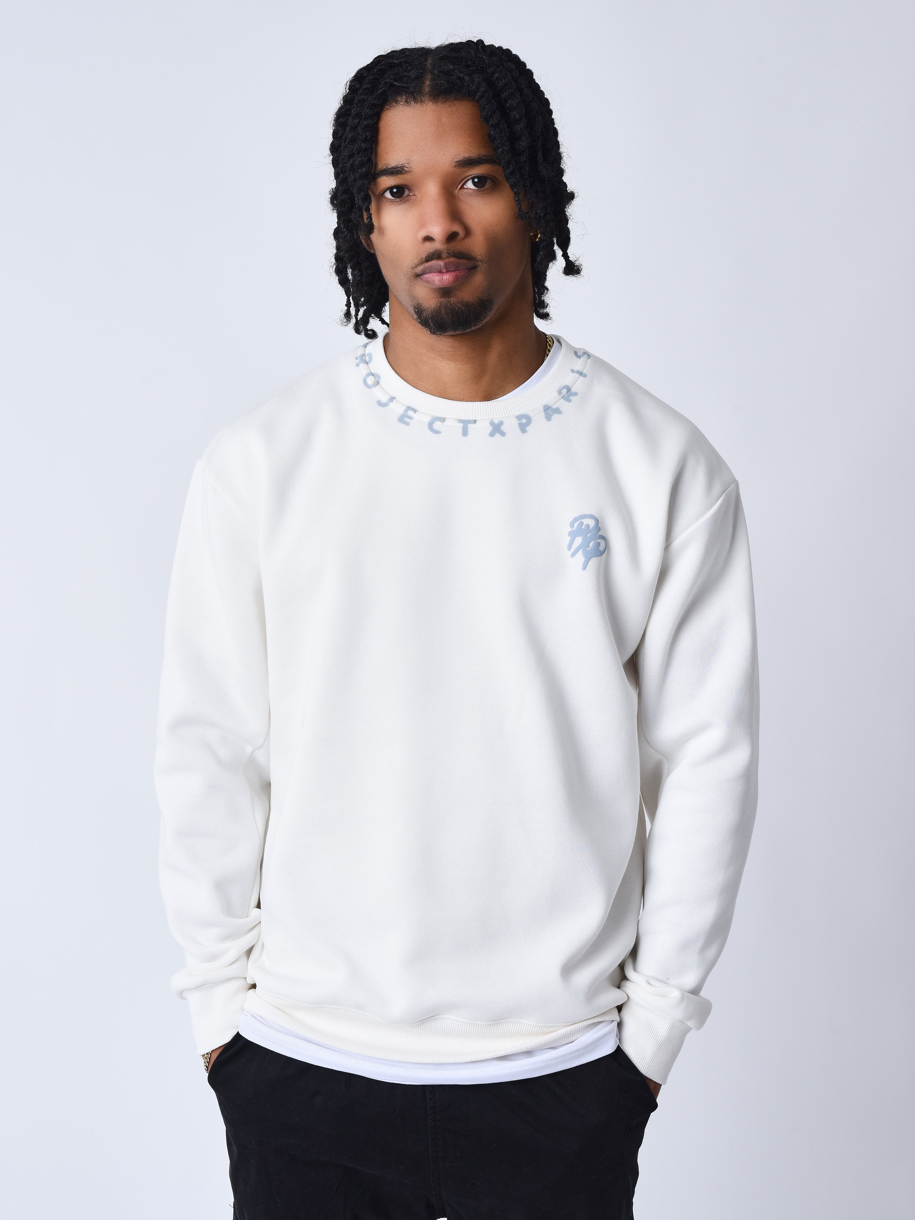 sweat-col-rond-motif-graph-blanc-casse