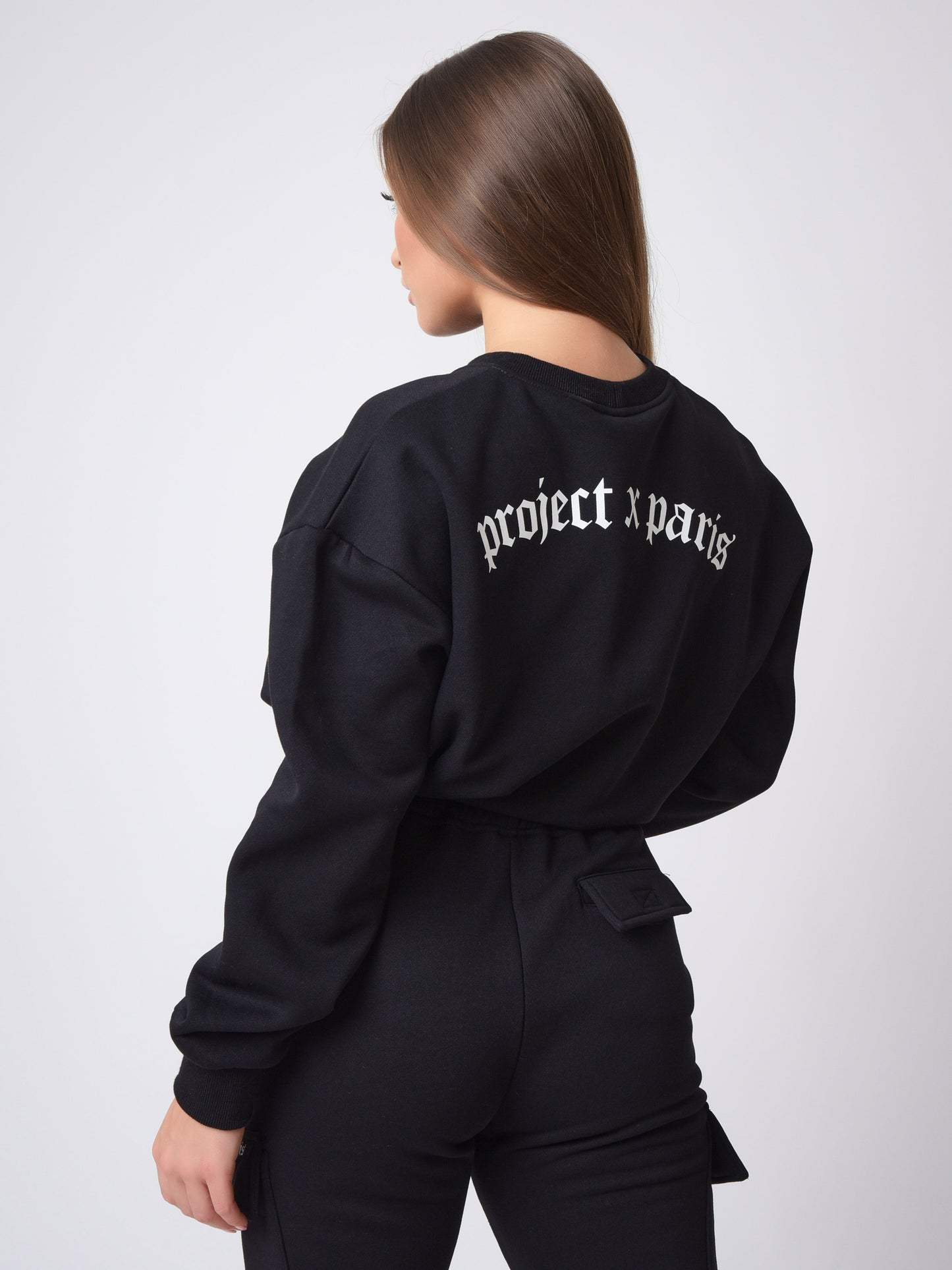 sweat-court-col-rond-typo-gothique-f202035-noir-modelshot