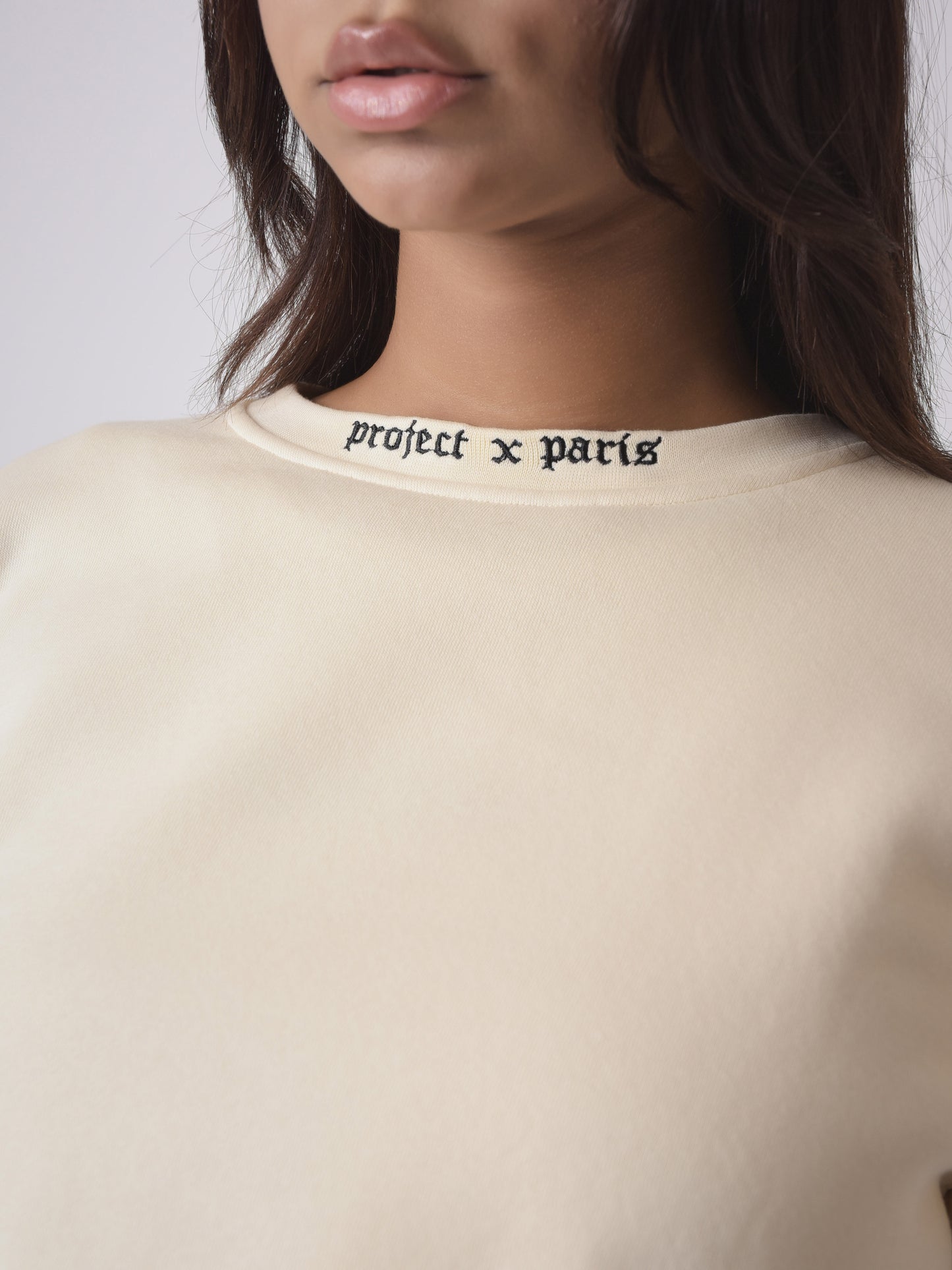 sweat-court-col-rond-typo-gothique-f202035-ivoire
