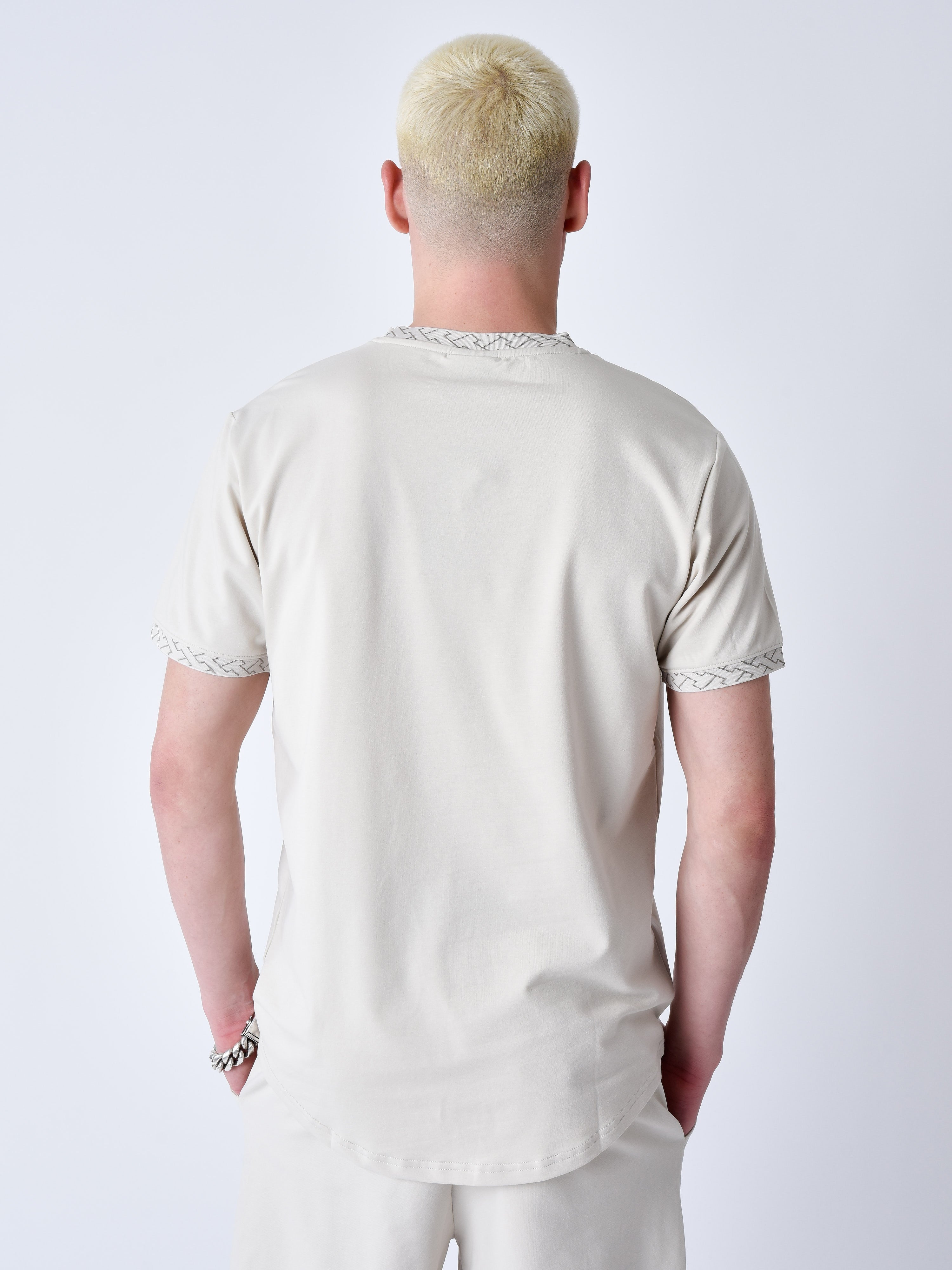 t-shirt-a-details-tisse-labyrinthe-greige