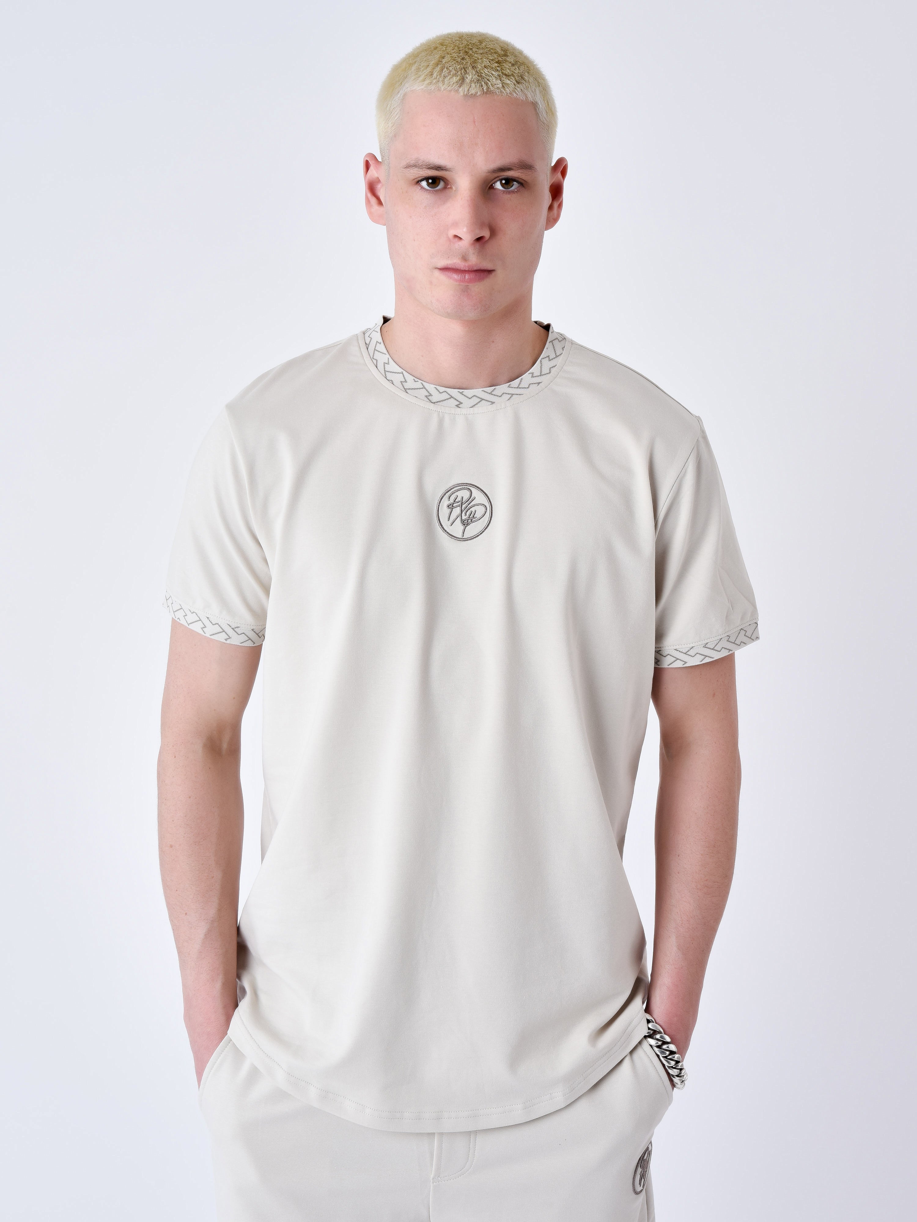 t-shirt-a-details-tisse-labyrinthe-greige